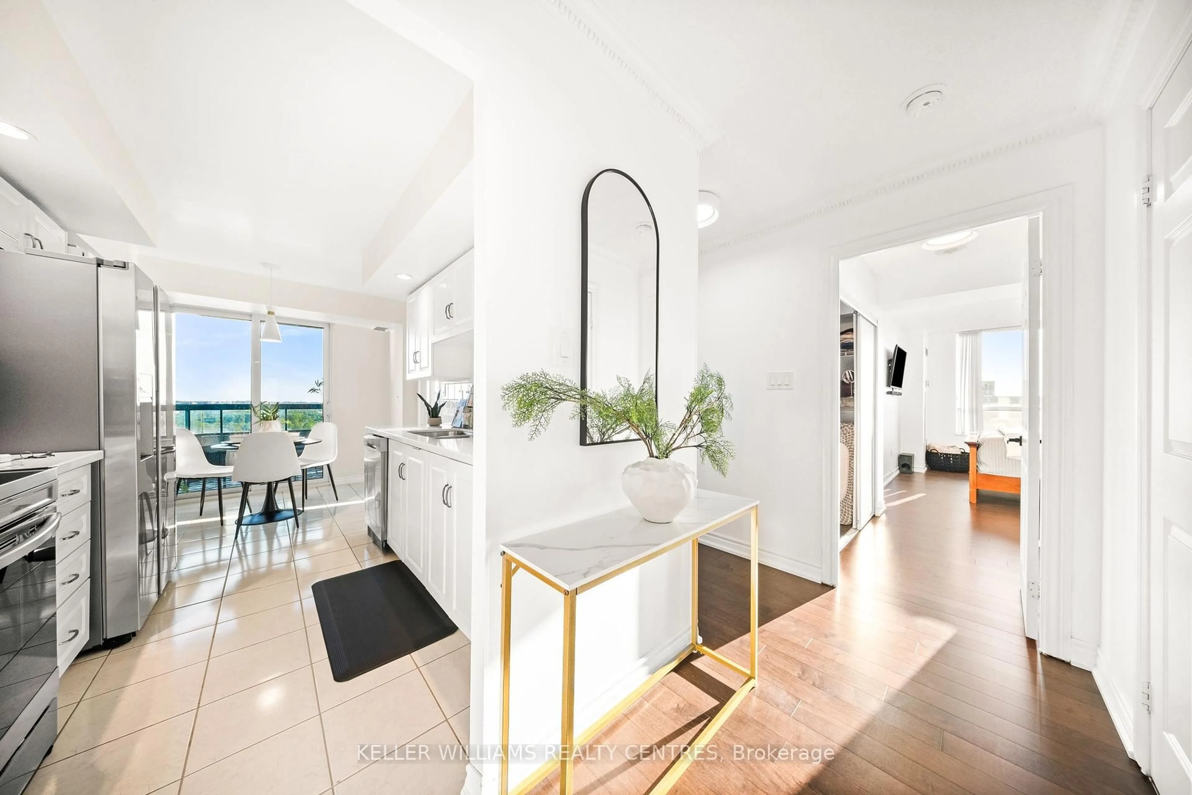 Open concept kitchen, unknown for 125 Omni Dr #1936, Toronto Ontario M1P 5A9