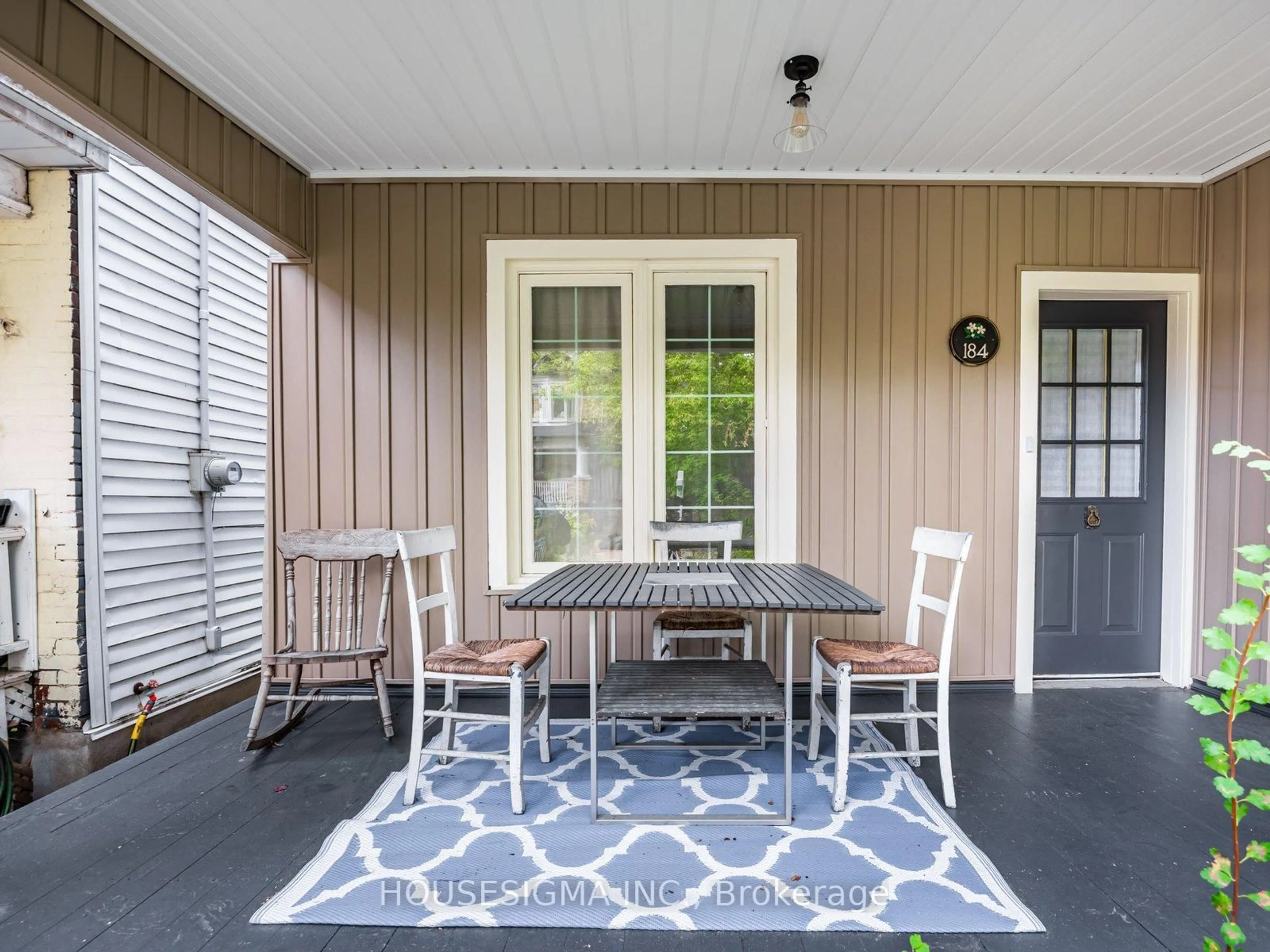 Patio, street for 184 Bellefair Ave, Toronto Ontario M4L 3T9