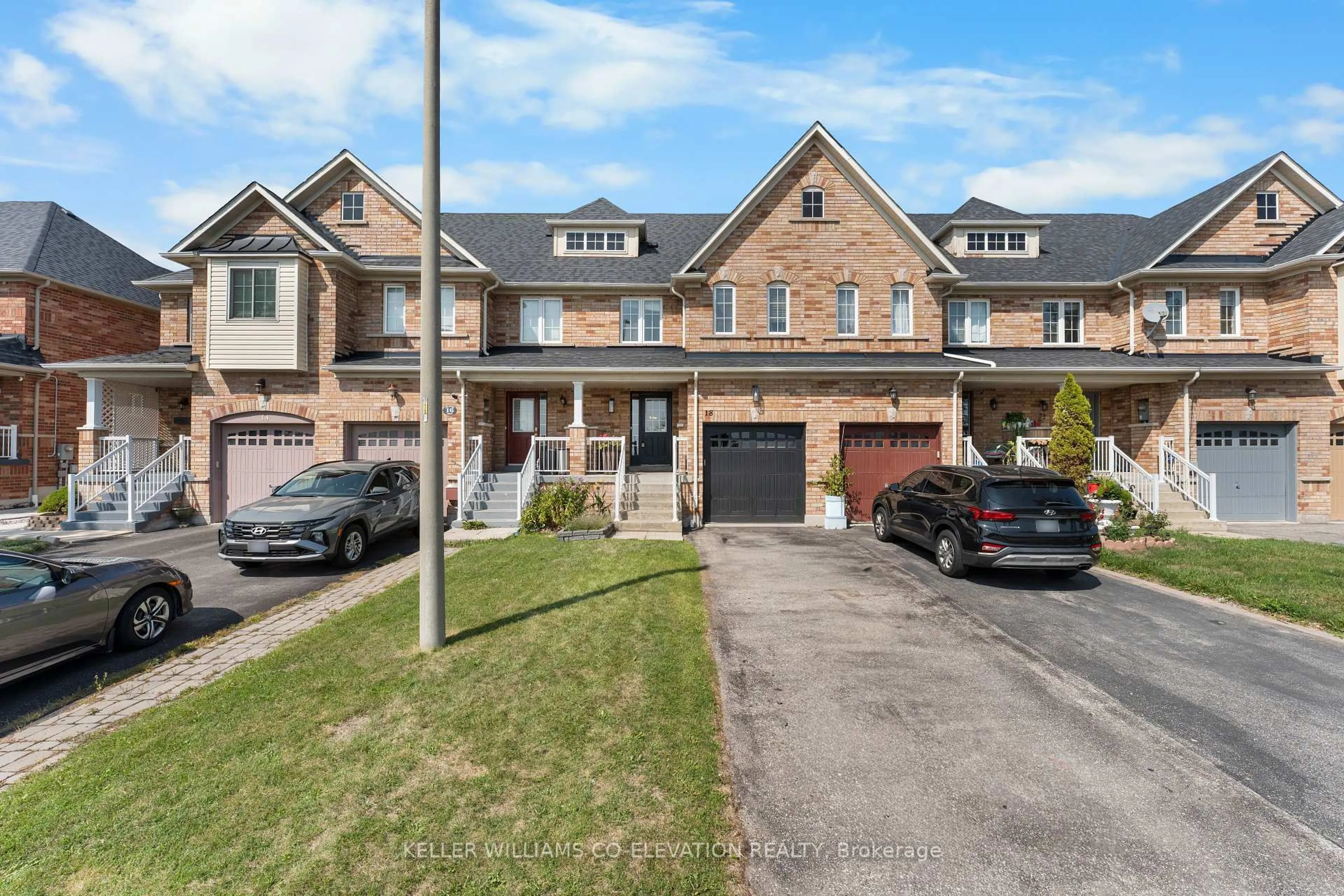 A pic from outside/outdoor area/front of a property/back of a property/a pic from drone, street for 18 Atlantis Dr, Whitby Ontario L1N 0E2