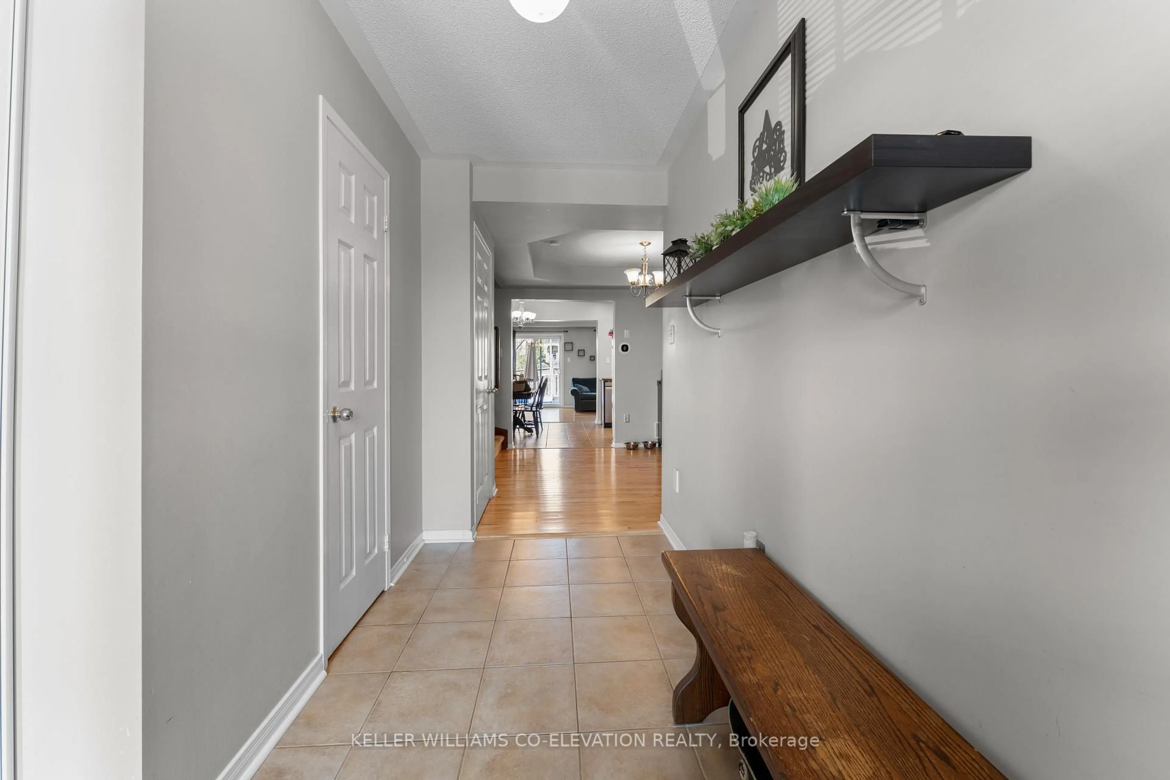 Indoor entryway for 18 Atlantis Dr, Whitby Ontario L1N 0E2
