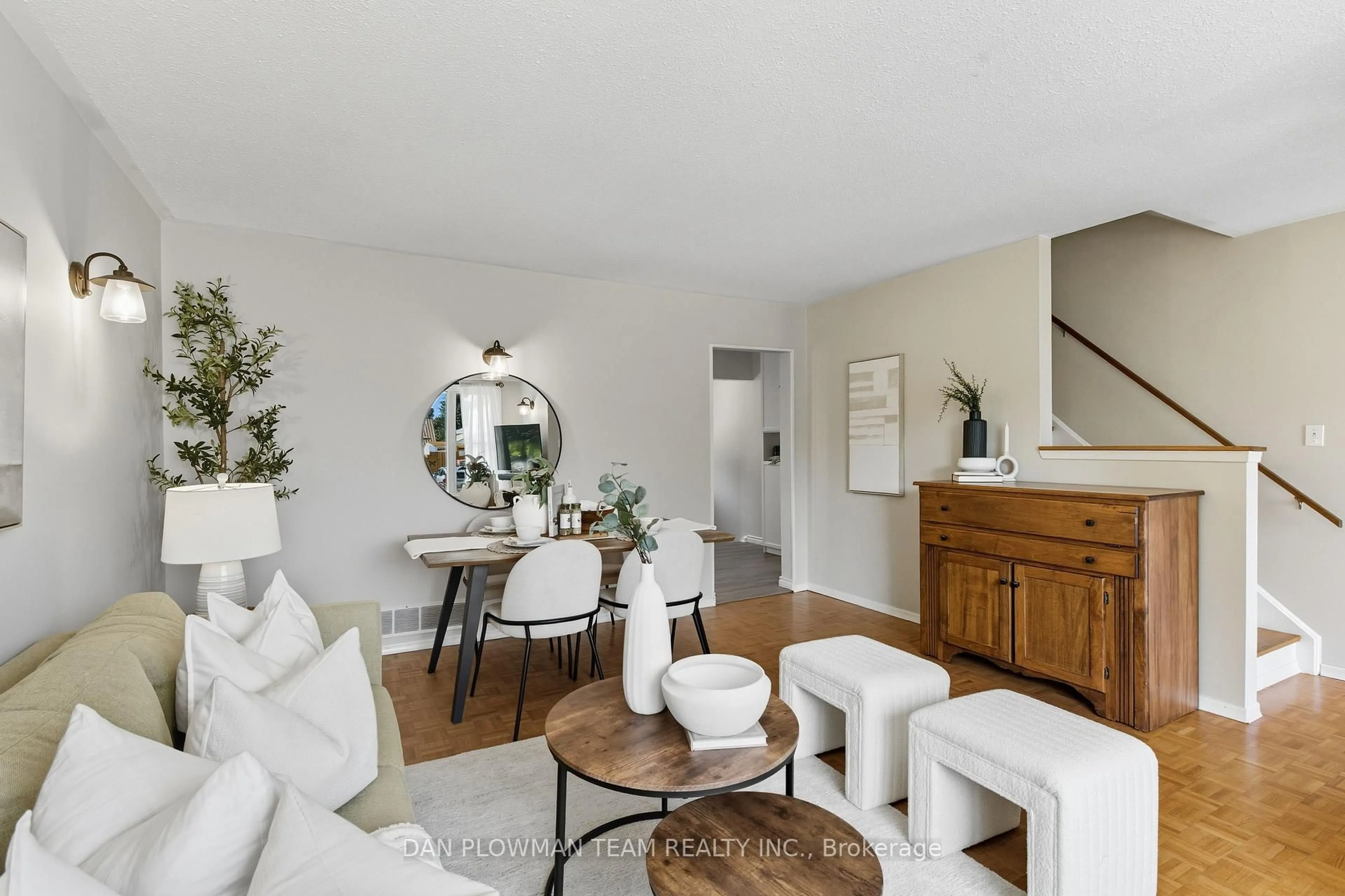 Living room with furniture, unknown for 387 Surrey Dr, Oshawa Ontario L1G 6H2