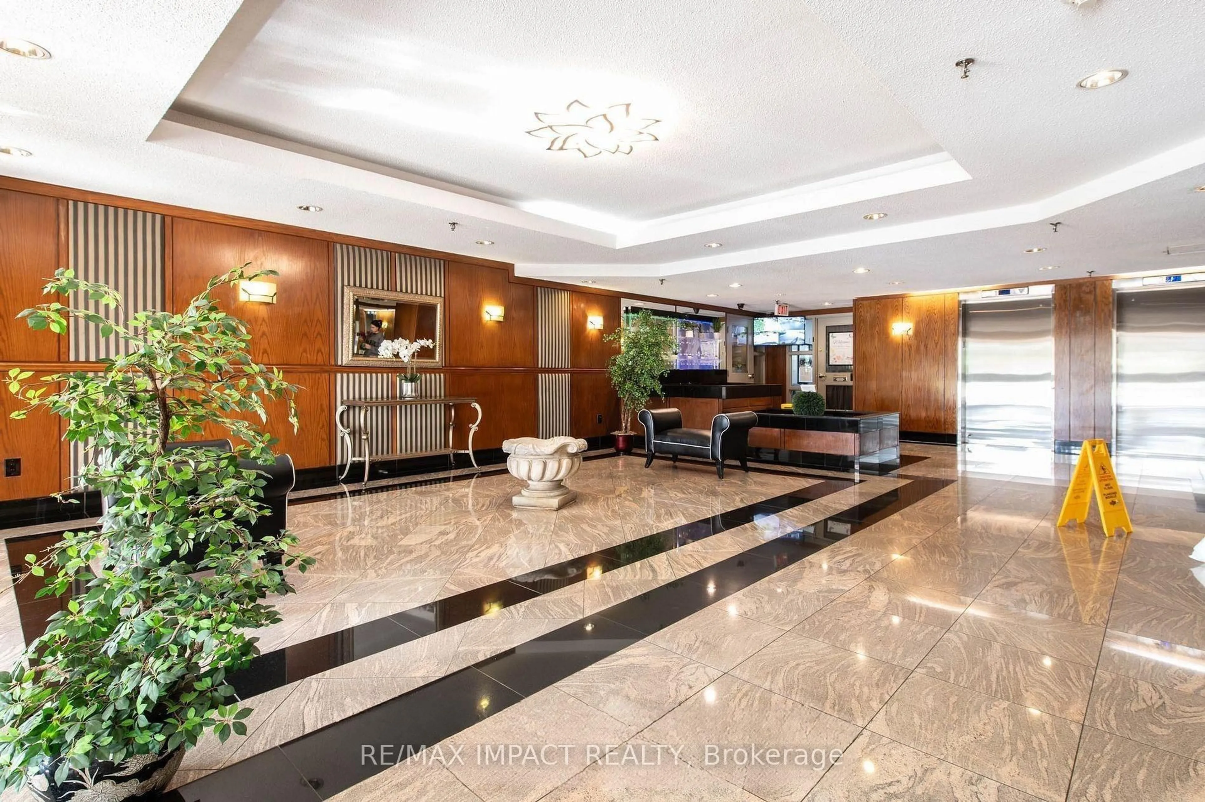 Lobby for 430 McLevin Ave #1710, Toronto Ontario M1B 5P1