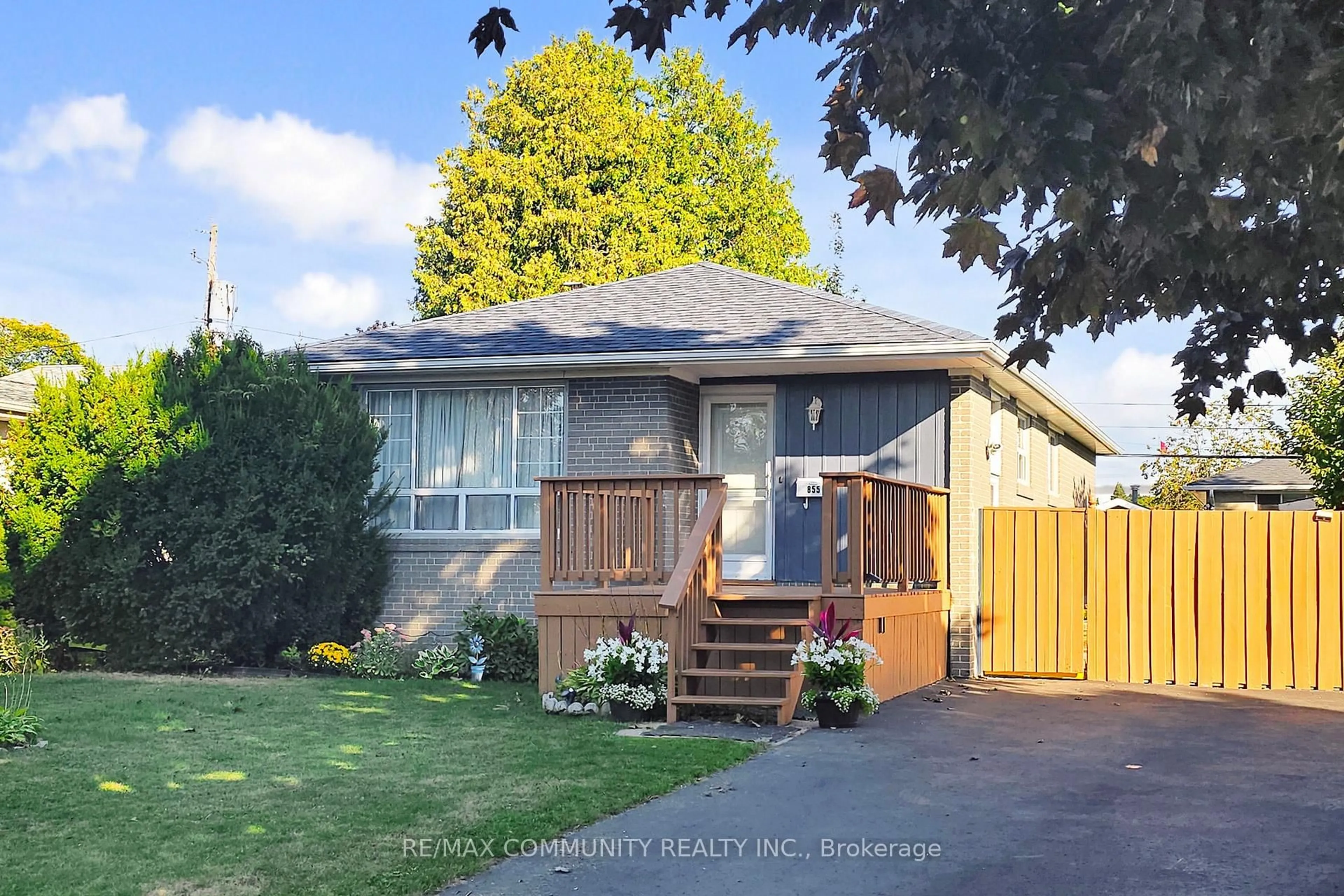 Unknown for 855 Zator Ave, Pickering Ontario L1W 1Y2