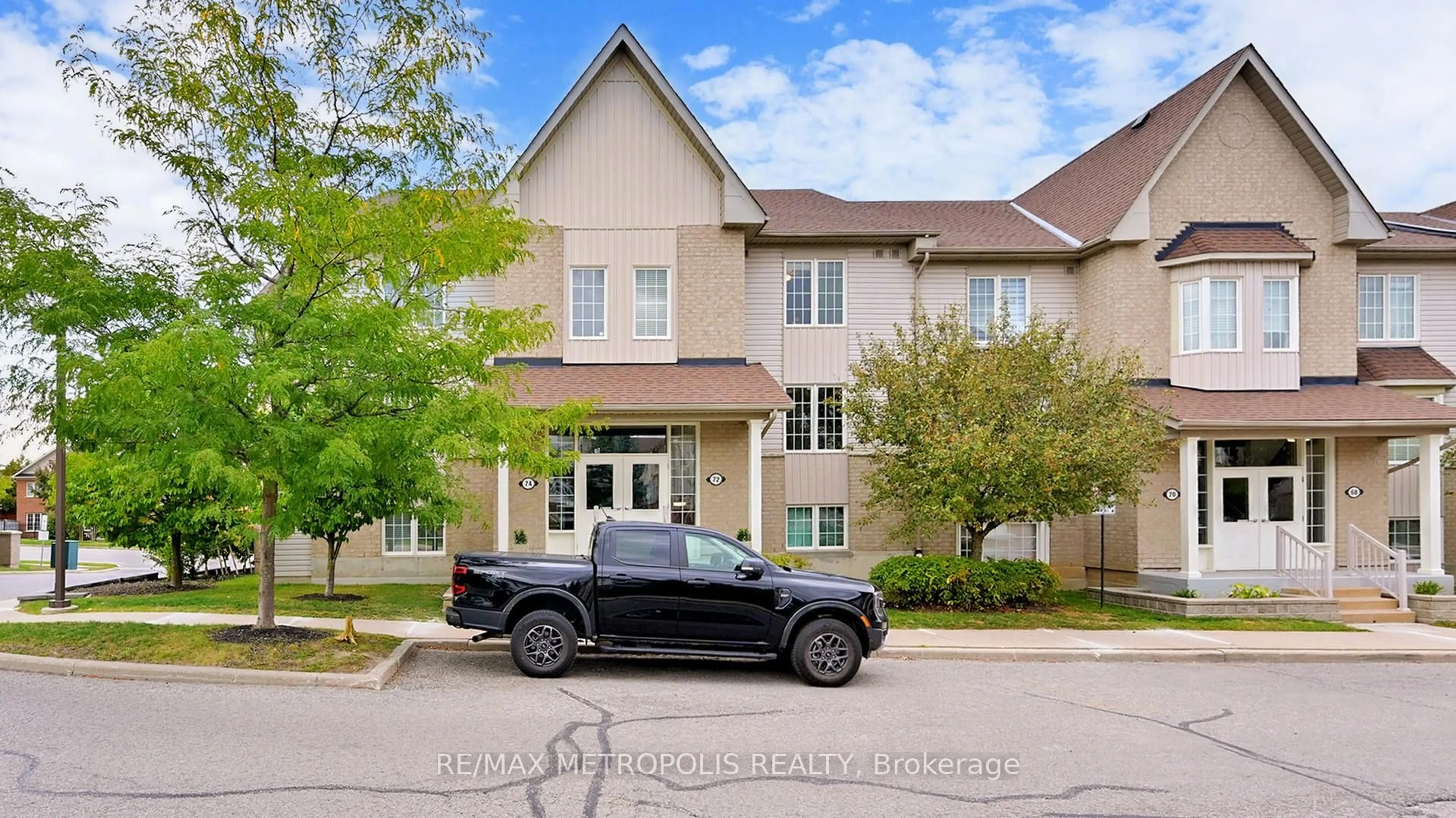 Unknown for 72 Petra Way #3, Whitby Ontario L1R 0A3