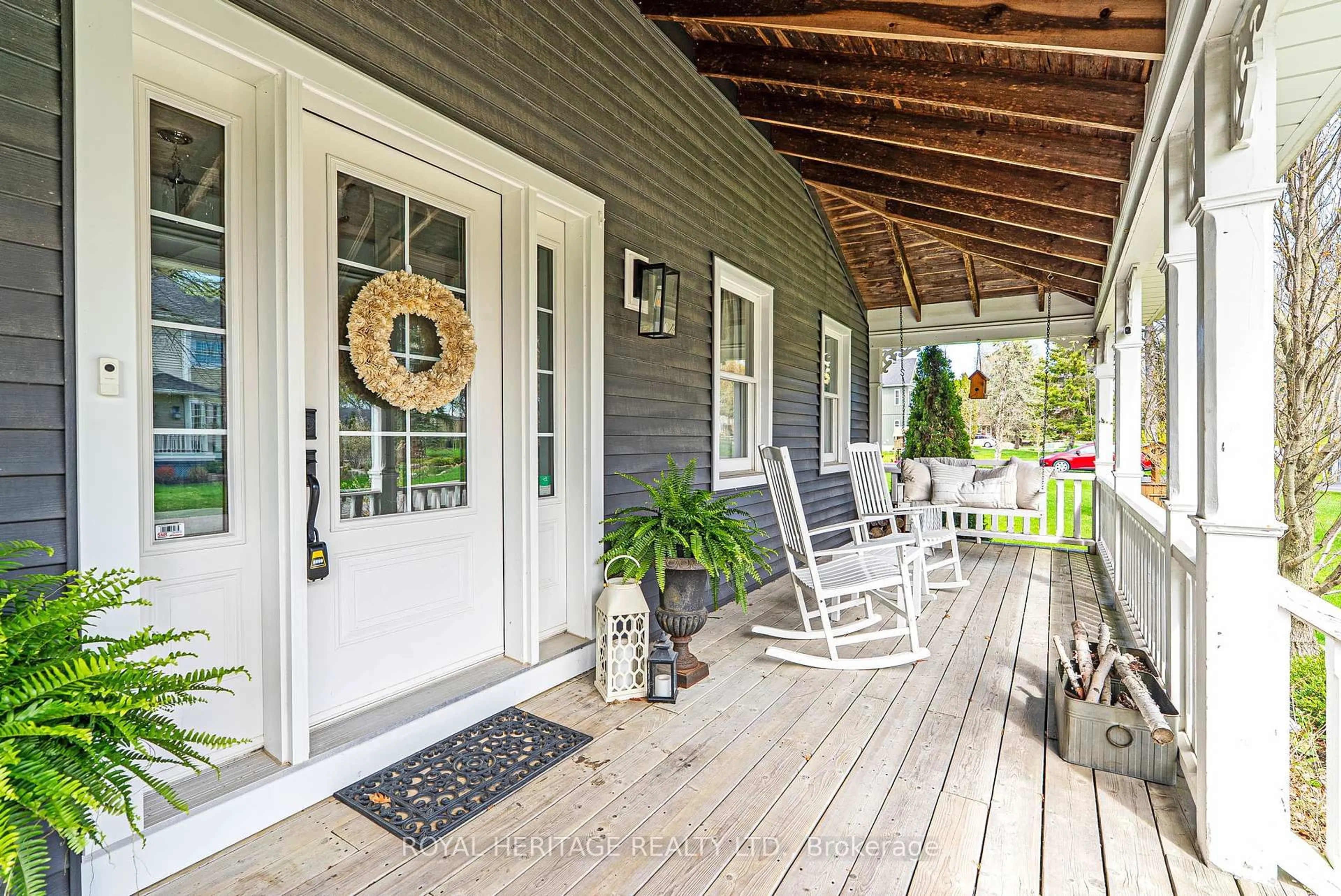 Patio, street for 5016 Barber St, Pickering Ontario L1Y 1B4
