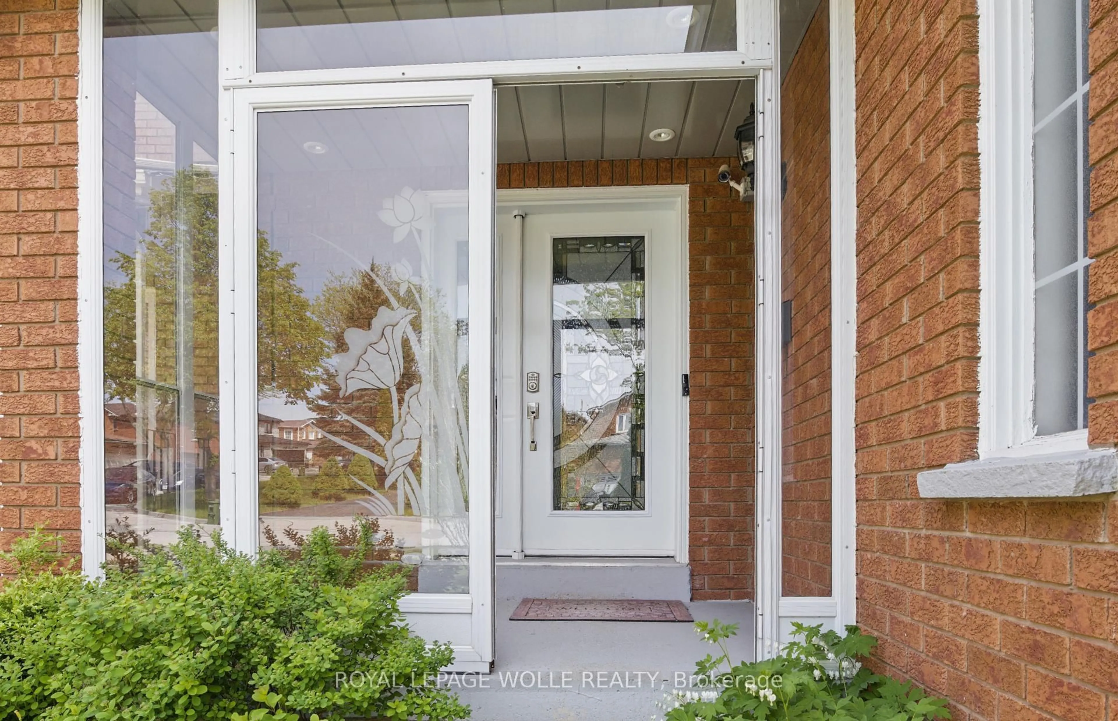 Indoor entryway for 85 Gennela Sq, Toronto Ontario M1B 5M7