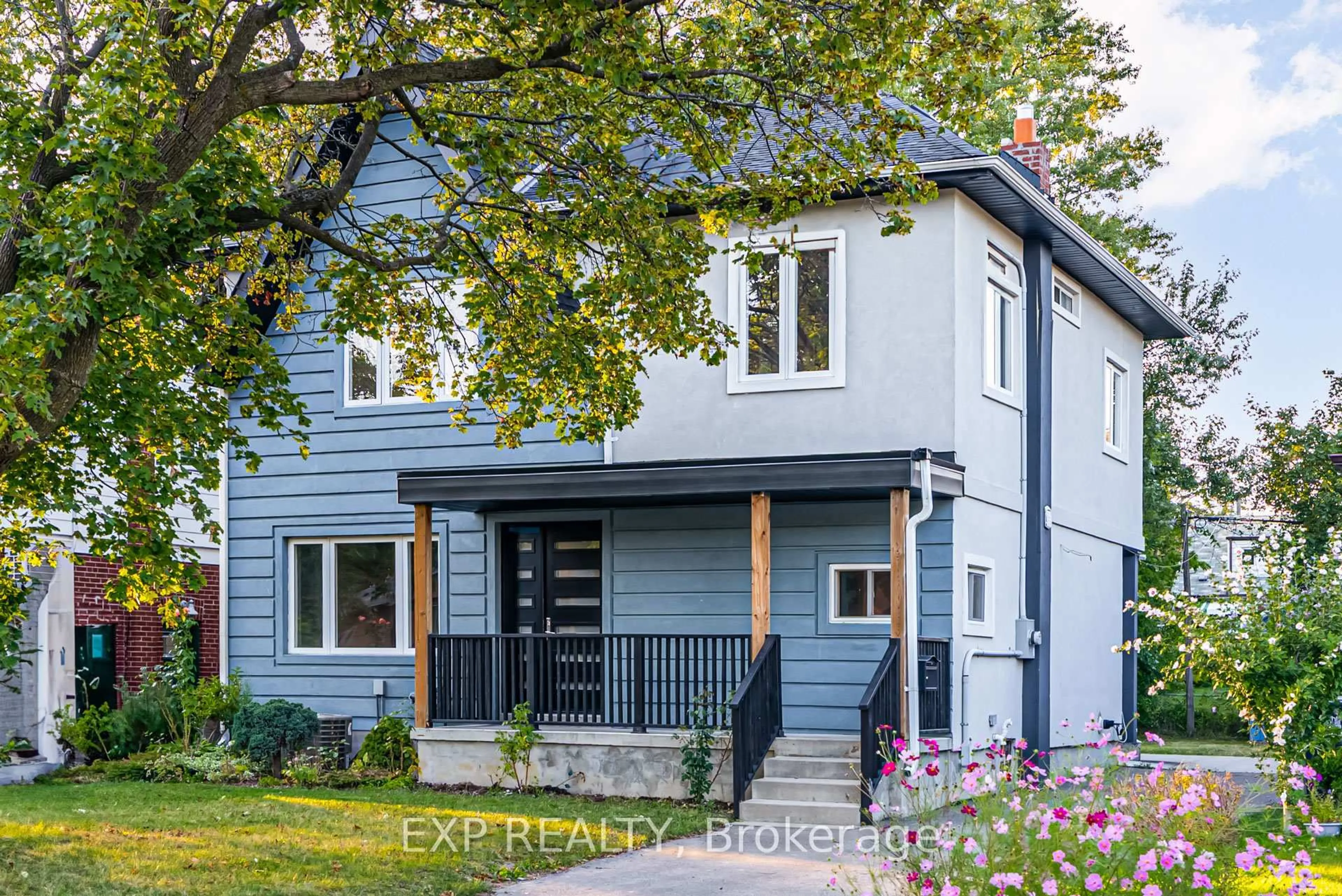 Home with vinyl exterior material, street for 18 Innisdale Dr, Toronto Ontario M1R 1C3