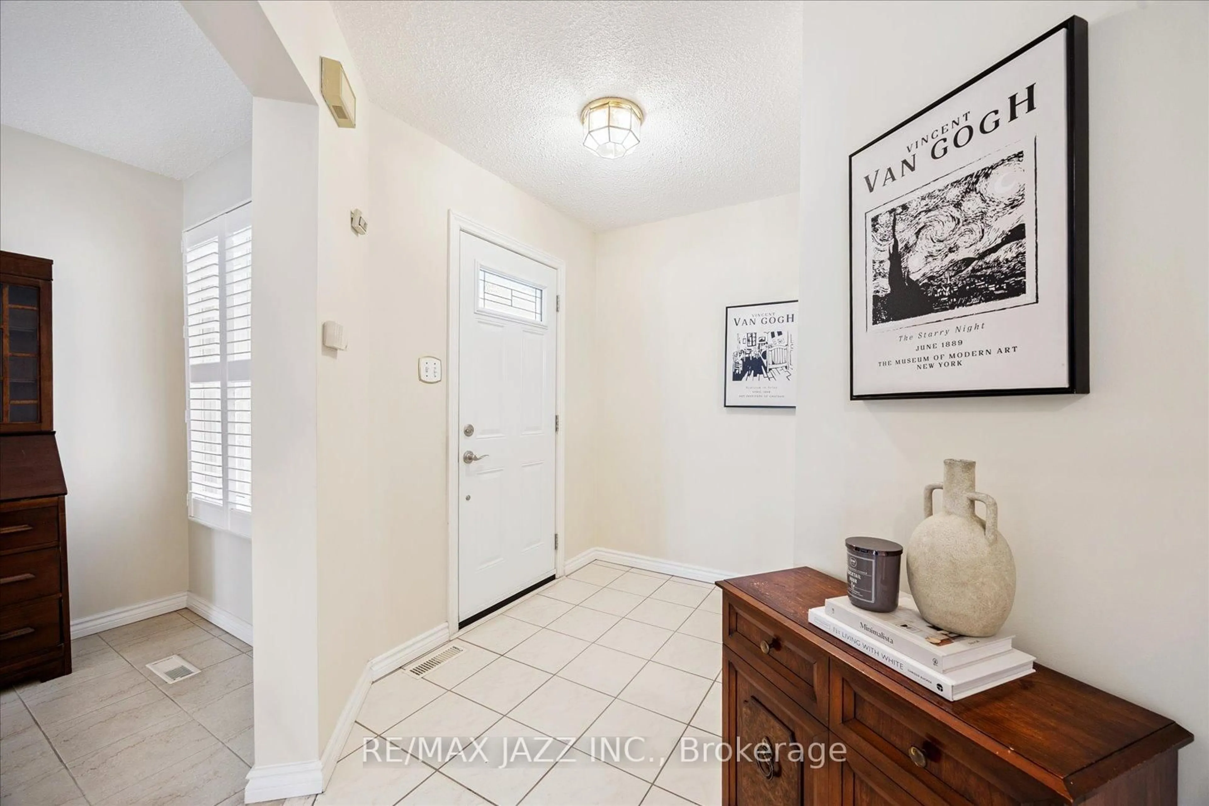 Indoor entryway for 14 Grover Dr, Toronto Ontario M1C 4K9
