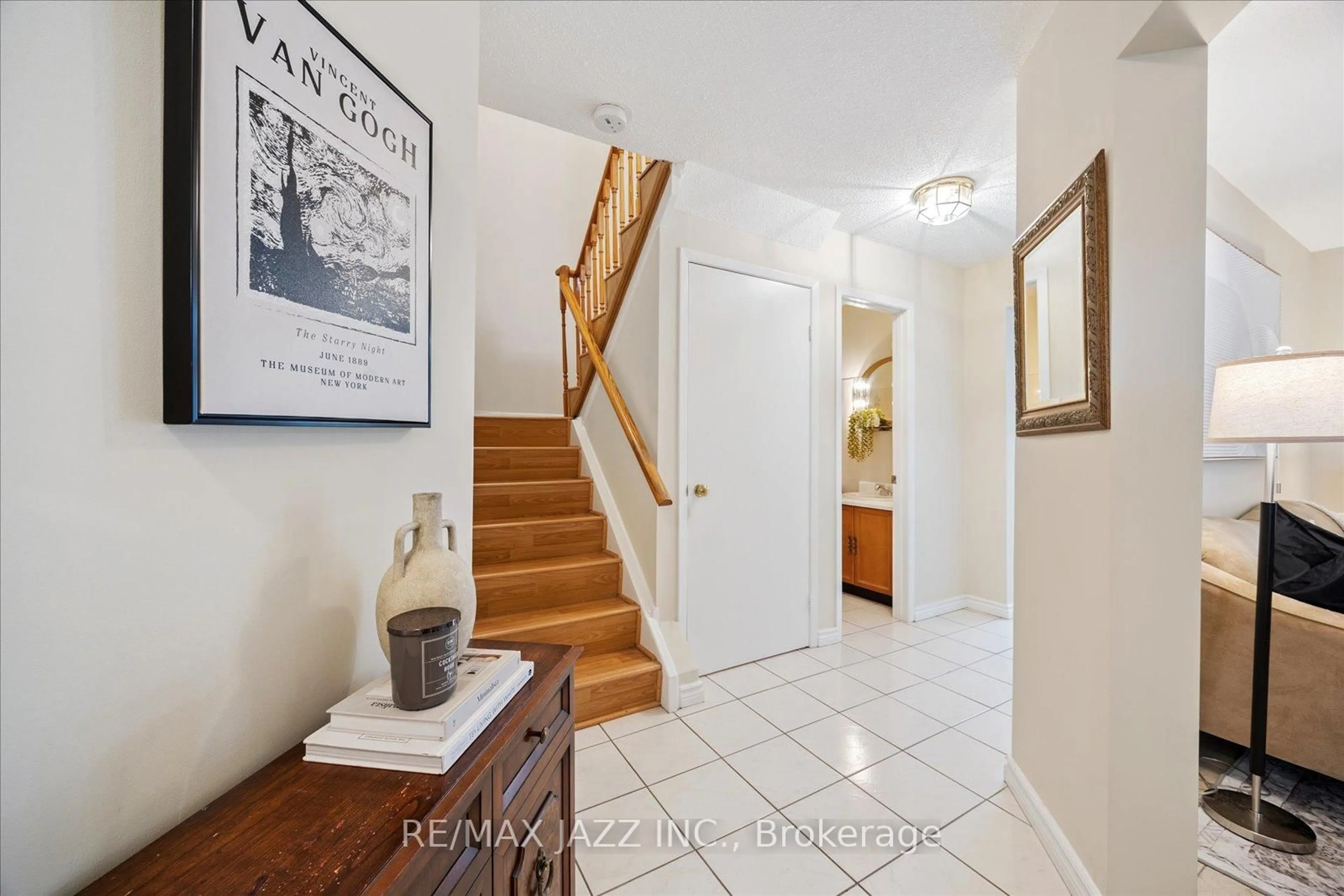 Indoor entryway for 14 Grover Dr, Toronto Ontario M1C 4K9