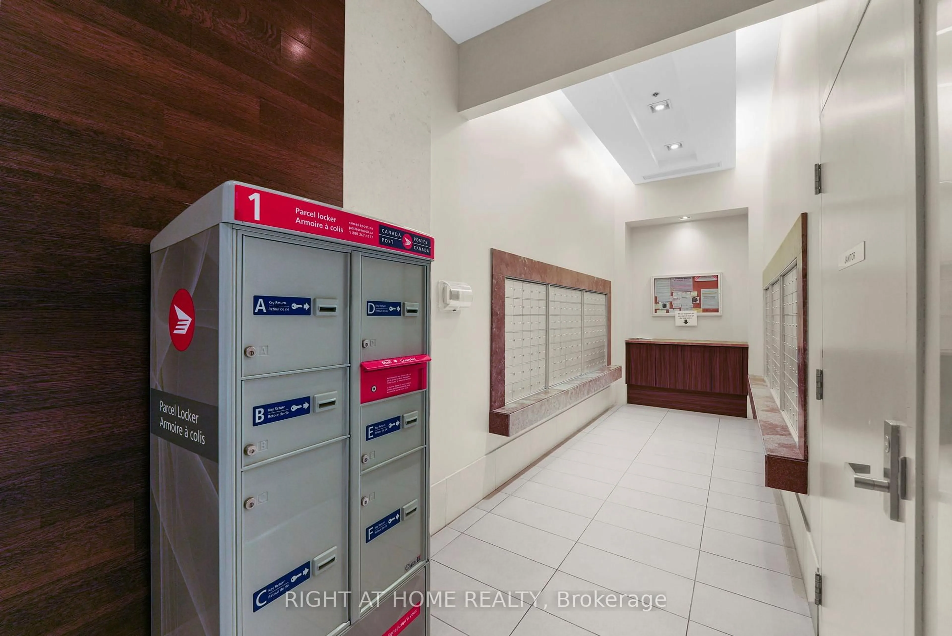 Indoor foyer for 1235 Bayly St #603, Pickering Ontario L1W 1L7