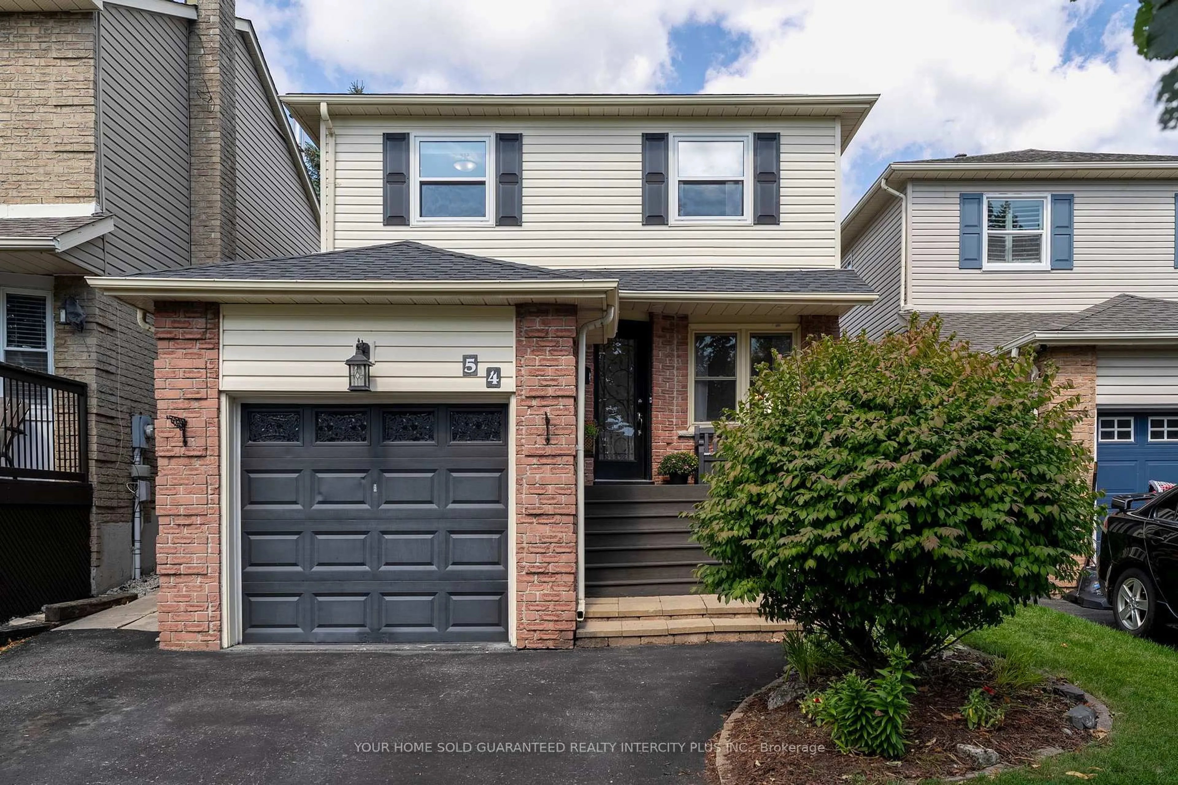 Home with vinyl exterior material, street for 54 Lowder Pl, Whitby Ontario L1N 8B7