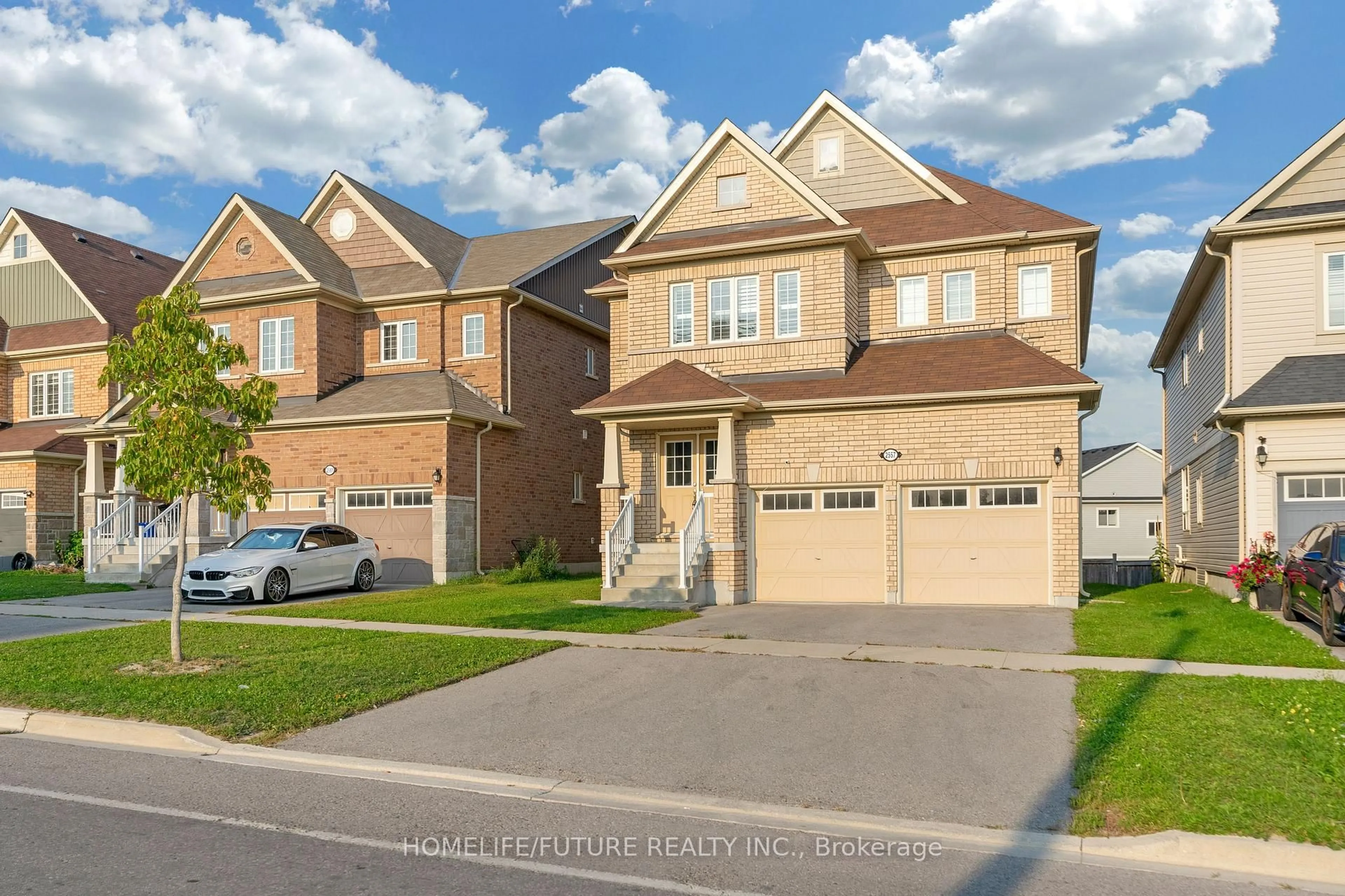 Unknown for 2557 Bridle Rd, Oshawa Ontario L1H 7K4
