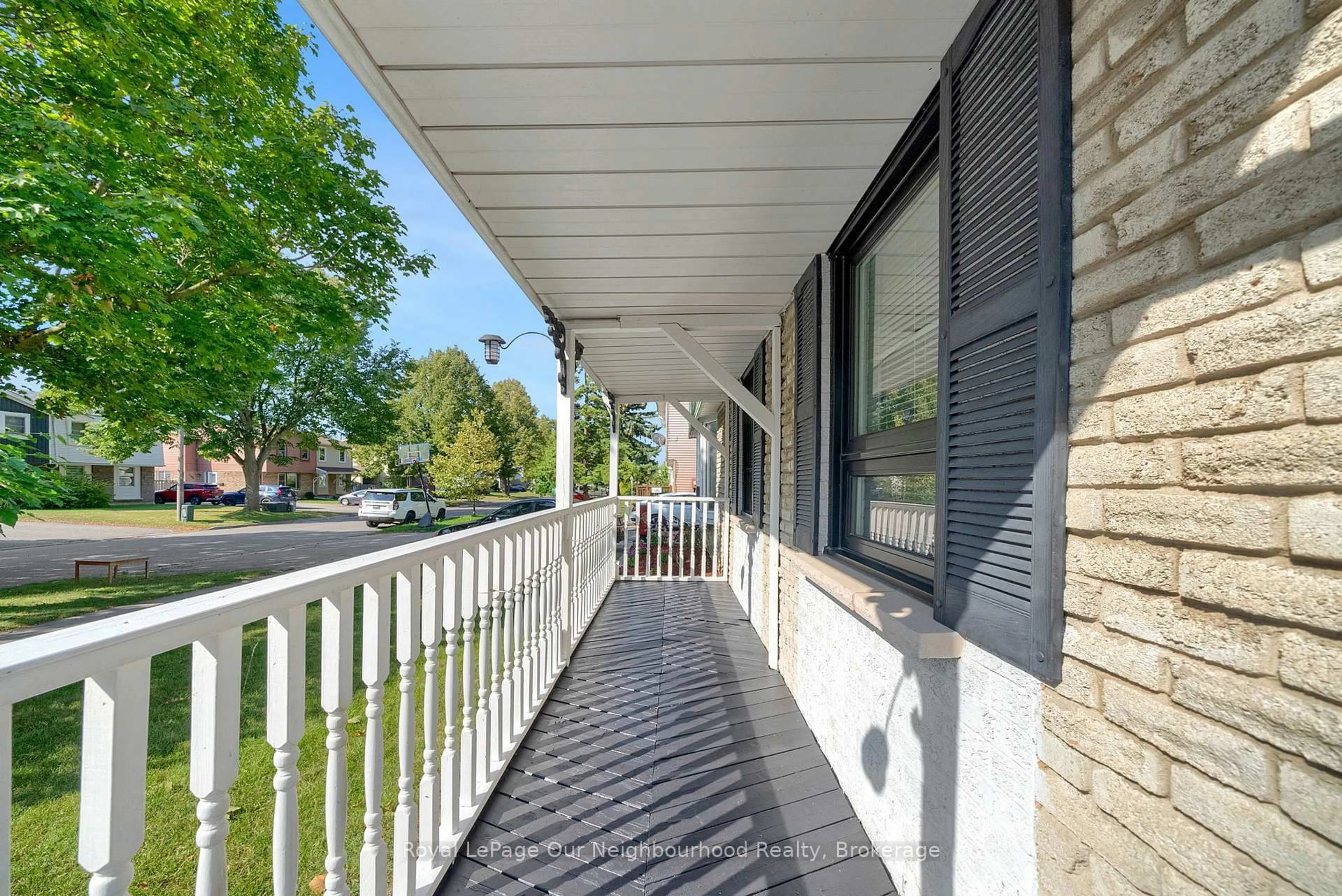 Patio, street for 1307 Fenelon Cres, Oshawa Ontario L1J 6G2