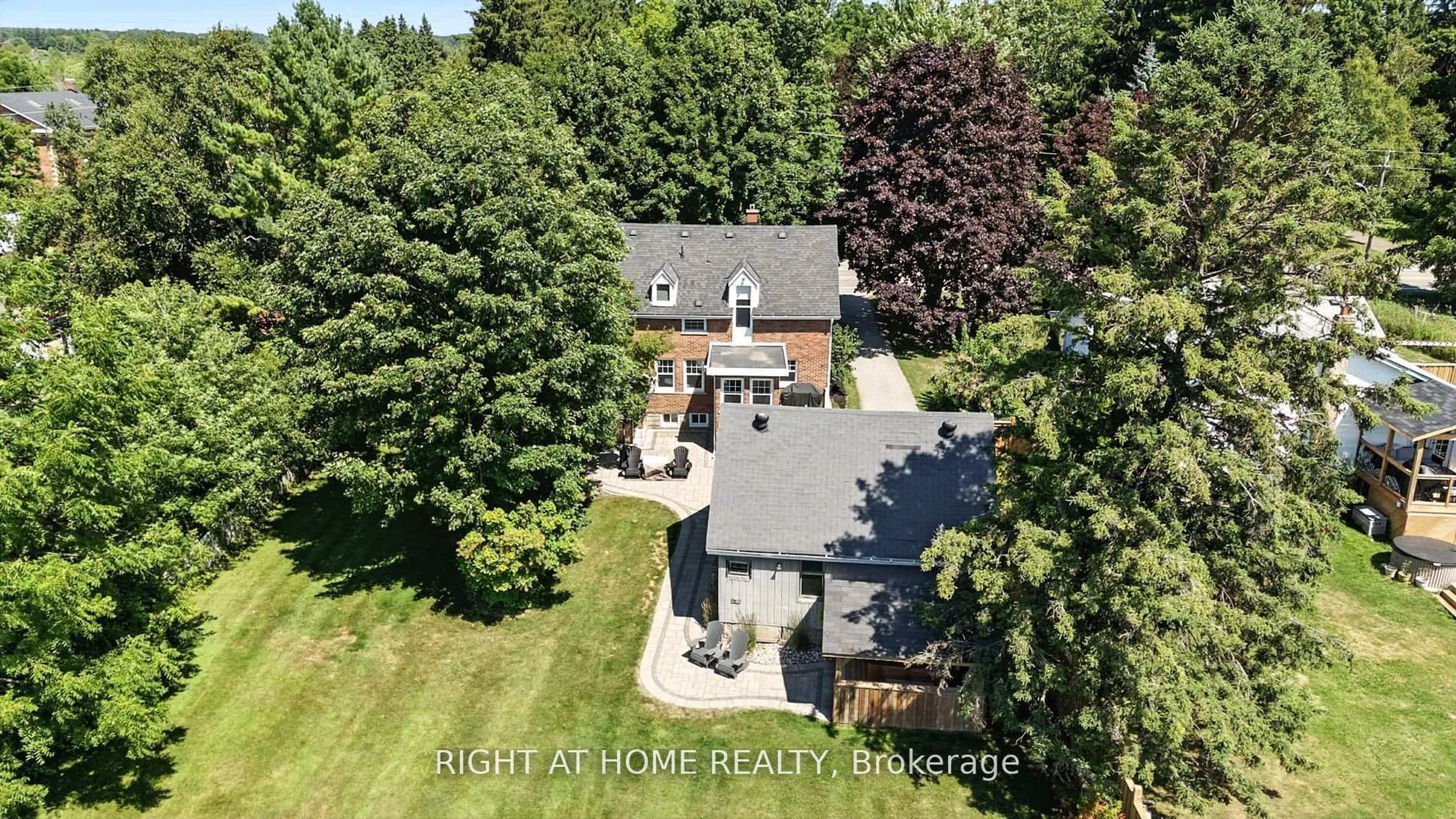 A pic from outside/outdoor area/front of a property/back of a property/a pic from drone, street for 675 Myrtle Rd, Whitby Ontario L0B 1A0