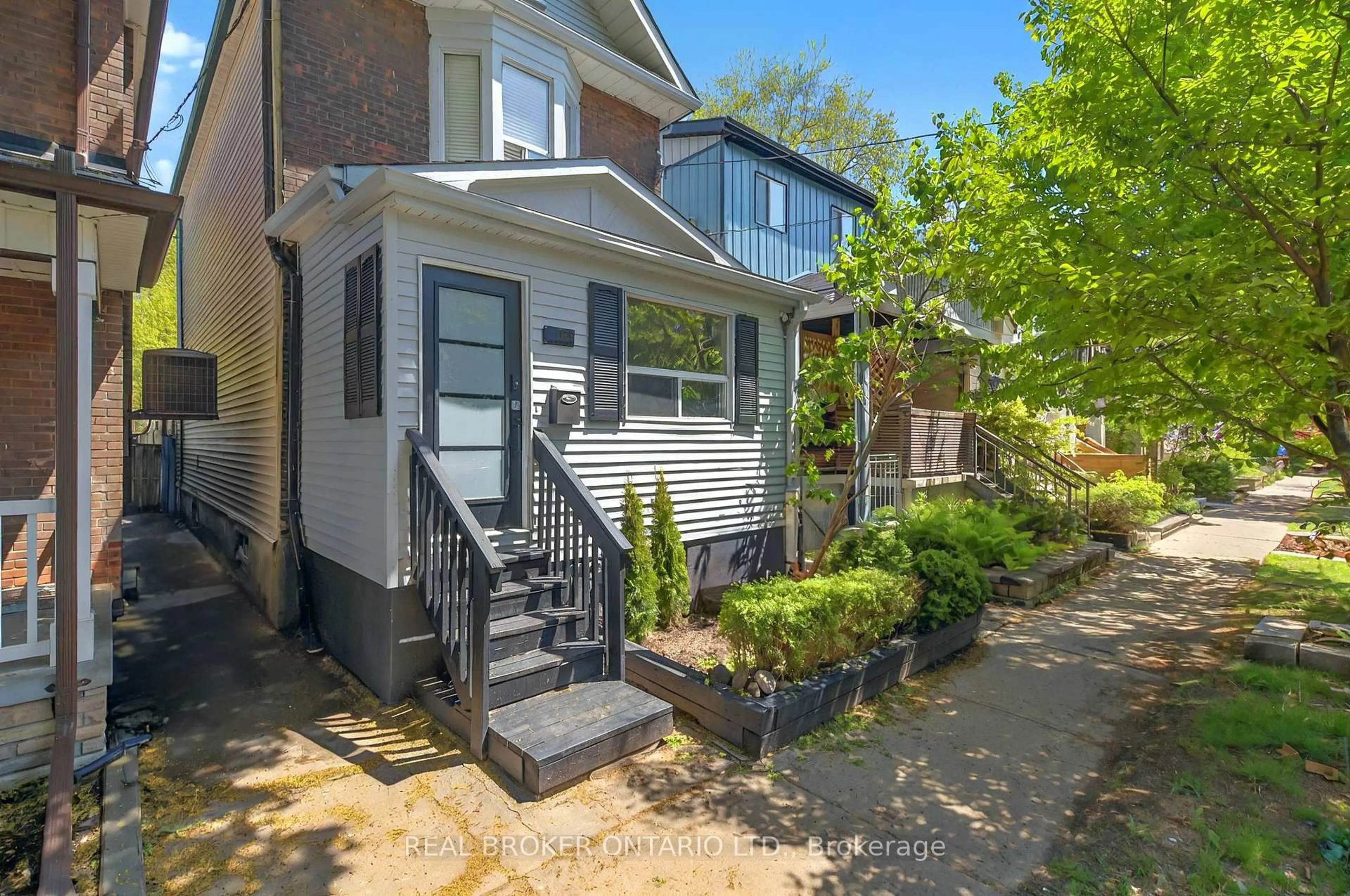 Unknown for 143 Parkmount Rd, Toronto Ontario M4J 4V3