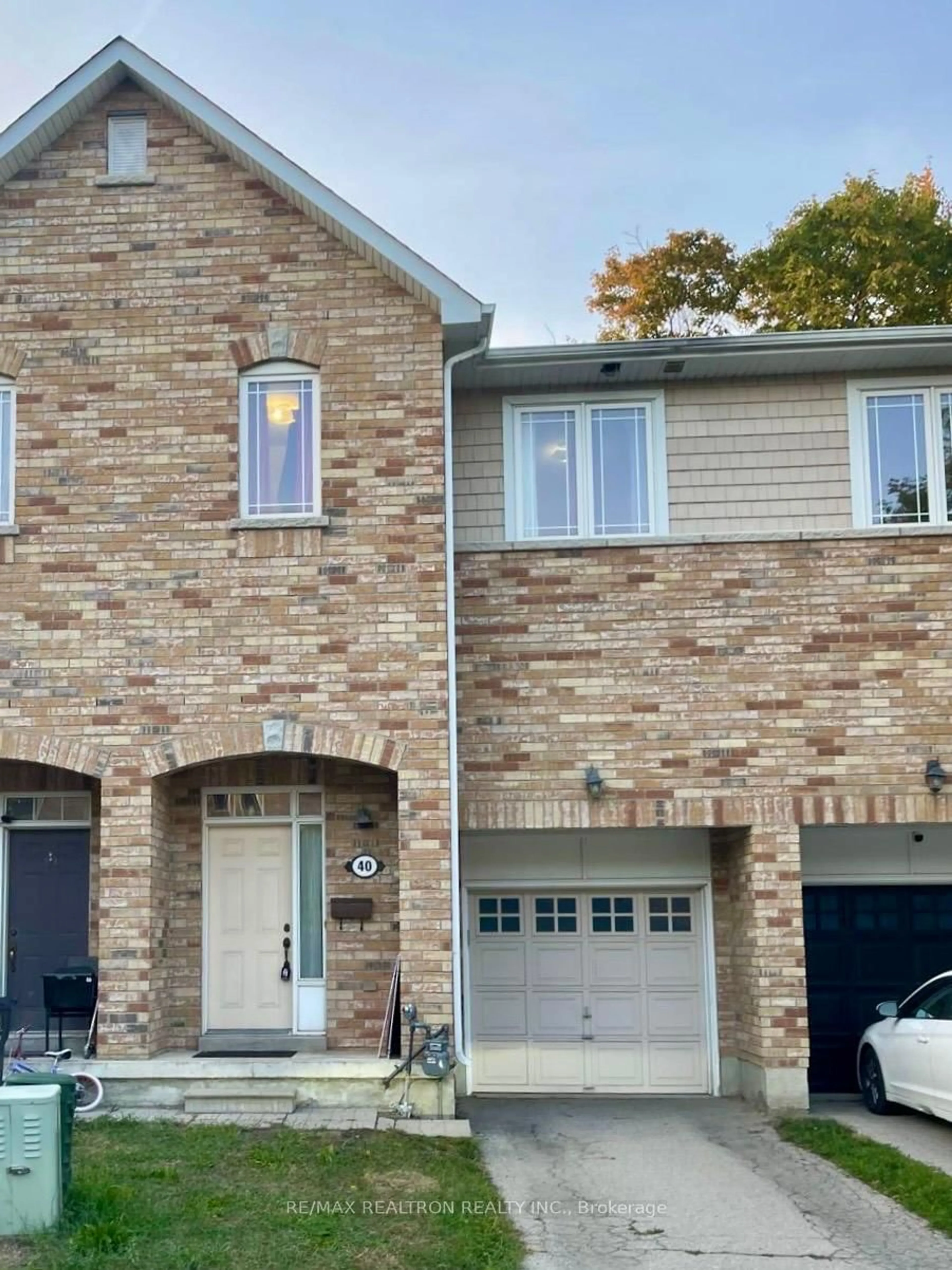 Home with brick exterior material, street for 40 Skelding Crt, Toronto Ontario M1E 2R7