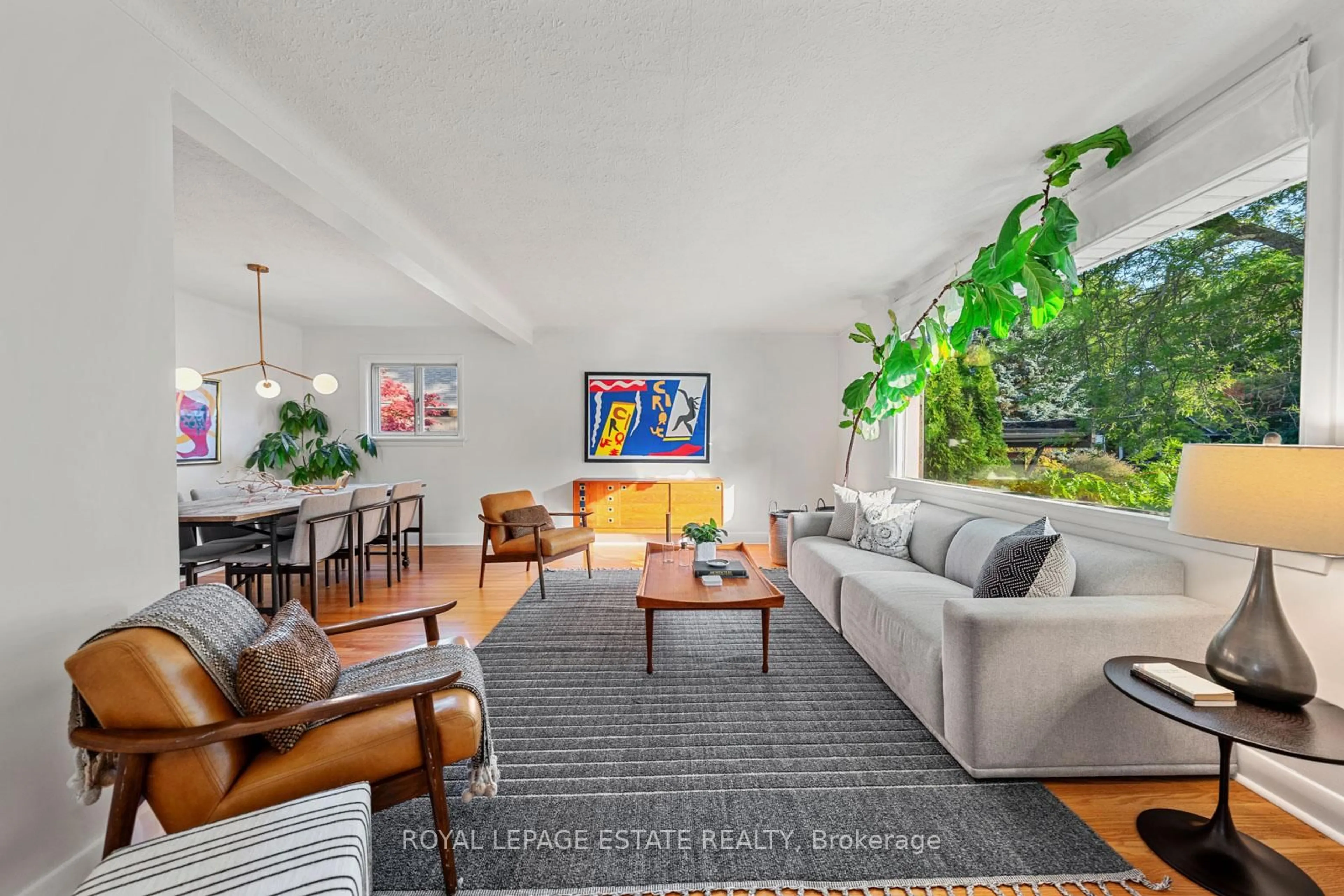 Living room with furniture, unknown for 16 Ridgemoor Ave, Toronto Ontario M1N 1M4