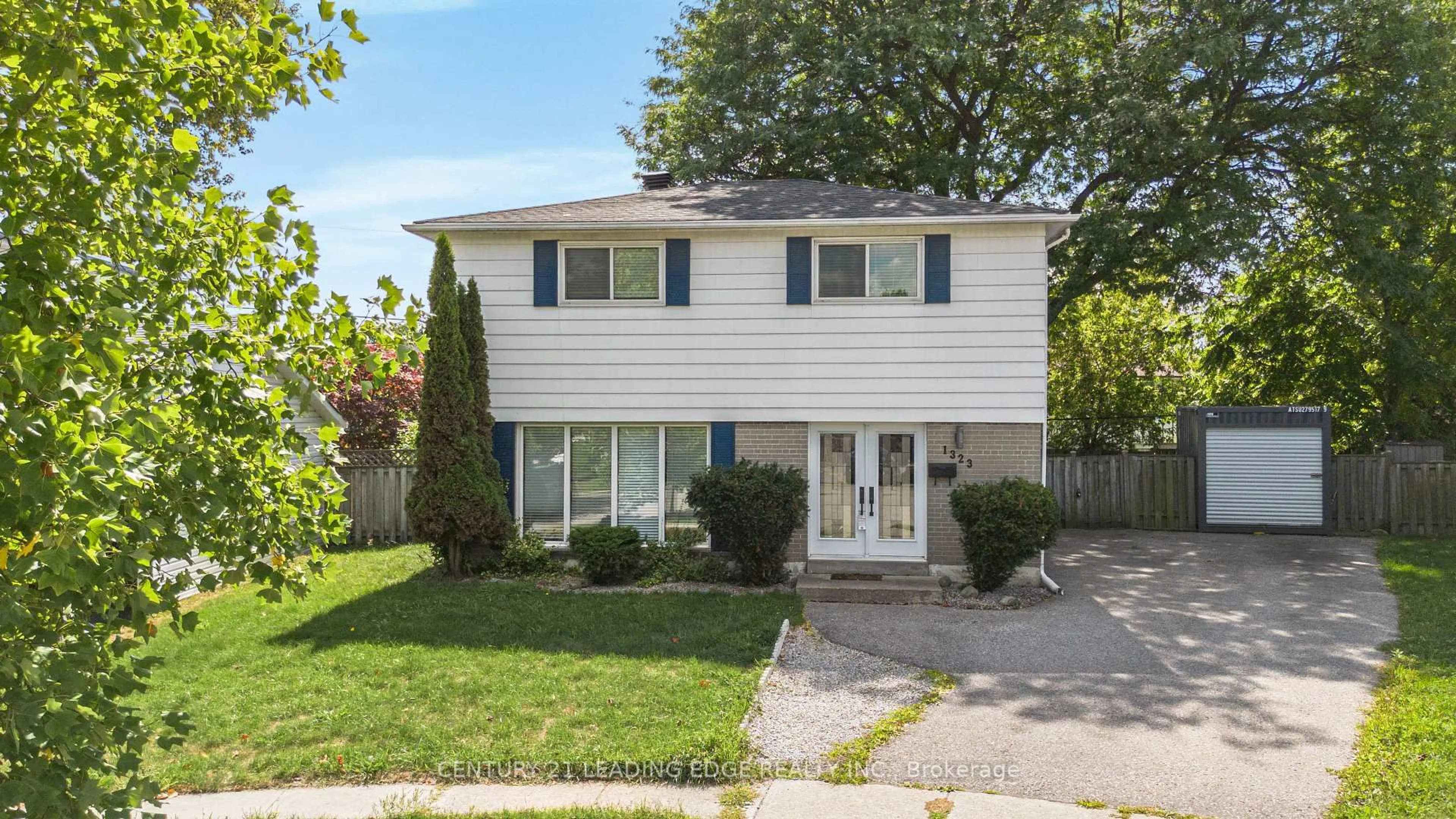 Home with vinyl exterior material, street for 1323 Poprad Ave, Pickering Ontario L1W 1K9