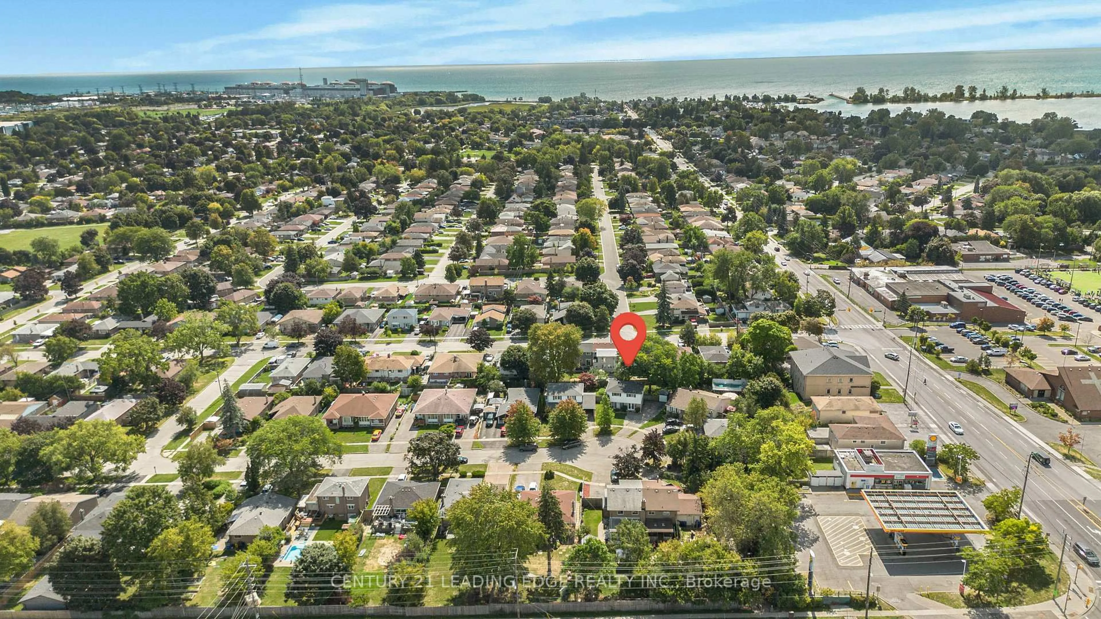 A pic from outside/outdoor area/front of a property/back of a property/a pic from drone, street for 1323 Poprad Ave, Pickering Ontario L1W 1K9