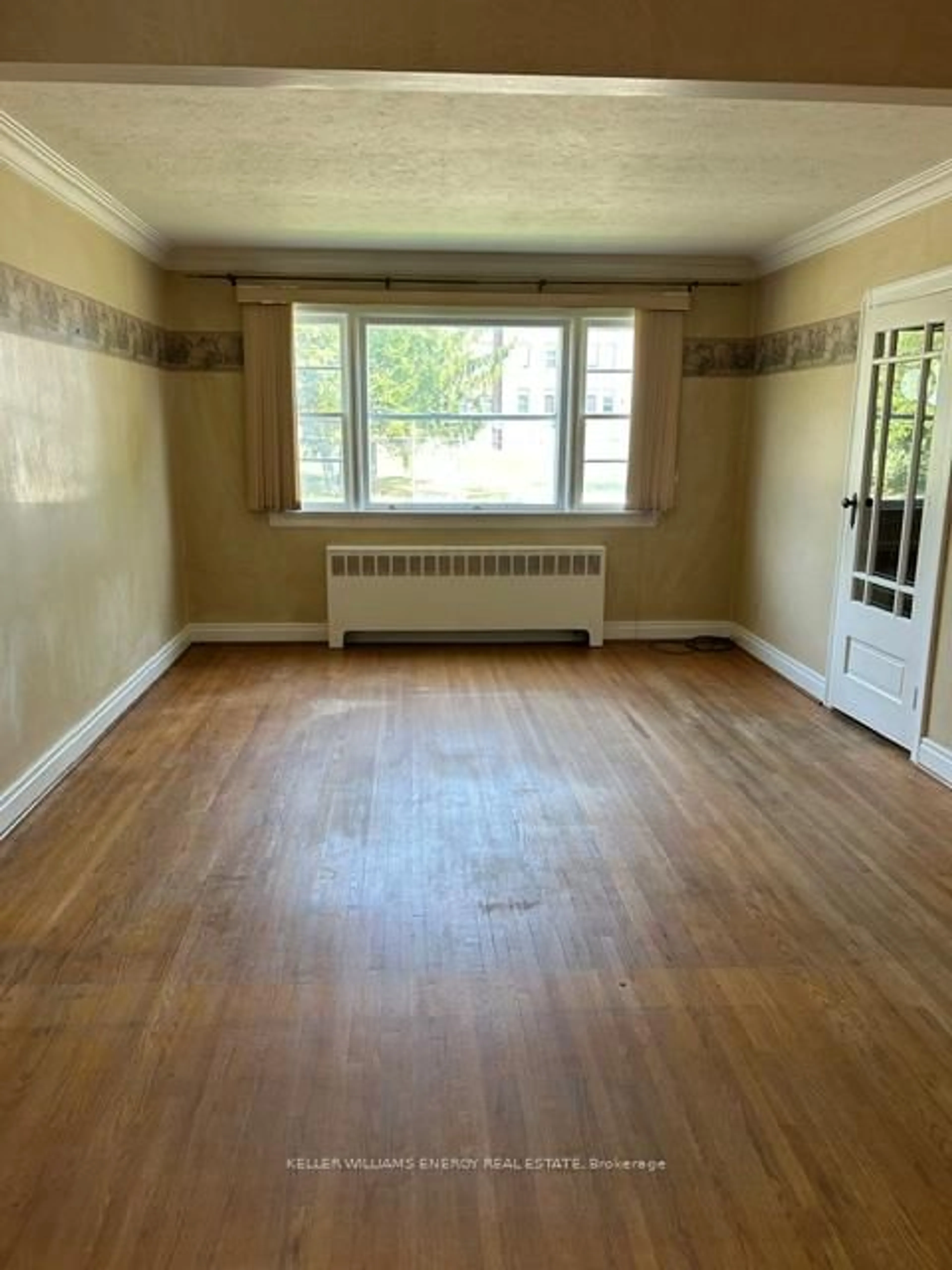 A pic of a room for 296 Huron St, Oshawa Ontario L1H 5E7