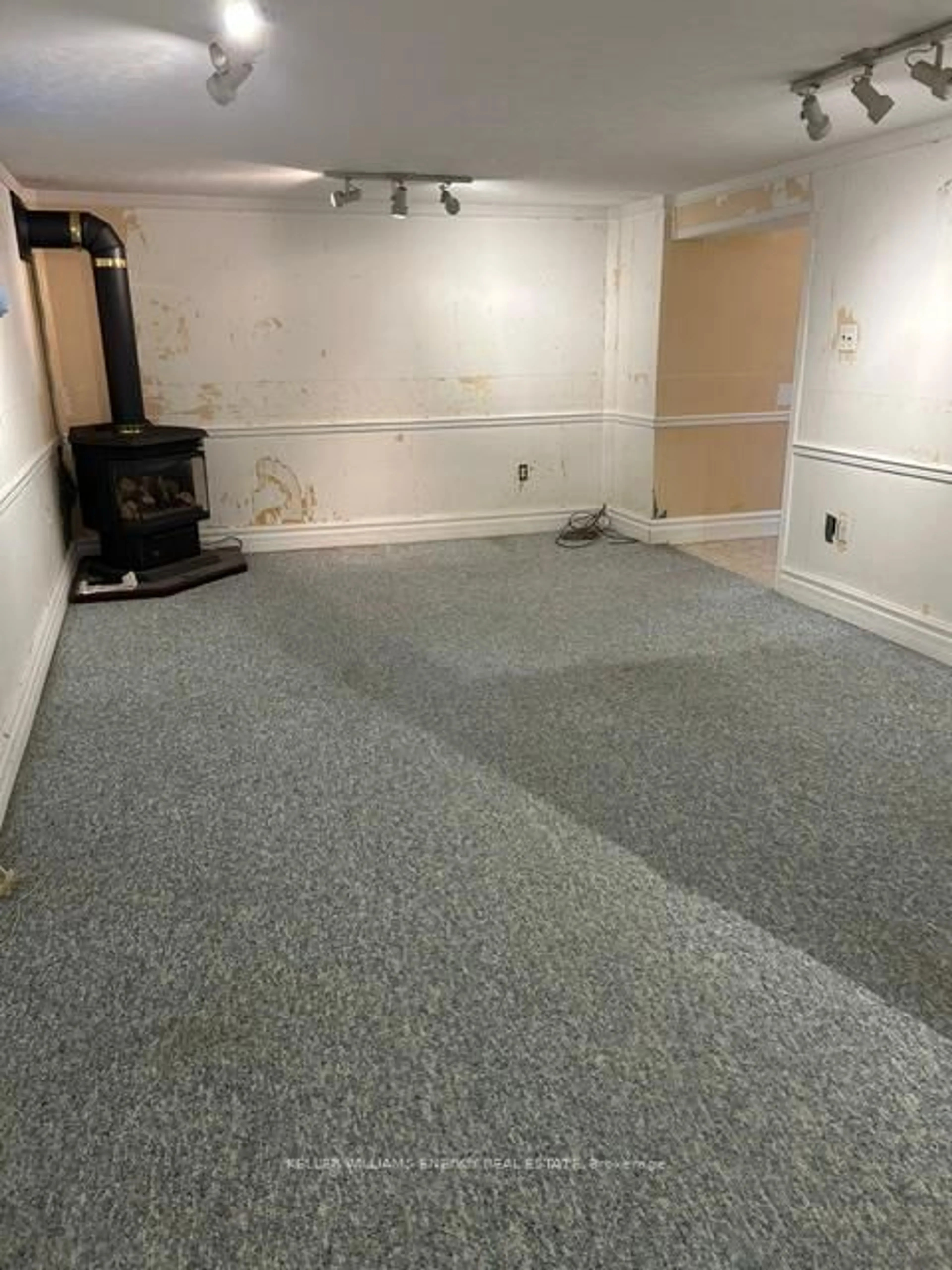 A pic of a room for 296 Huron St, Oshawa Ontario L1H 5E7
