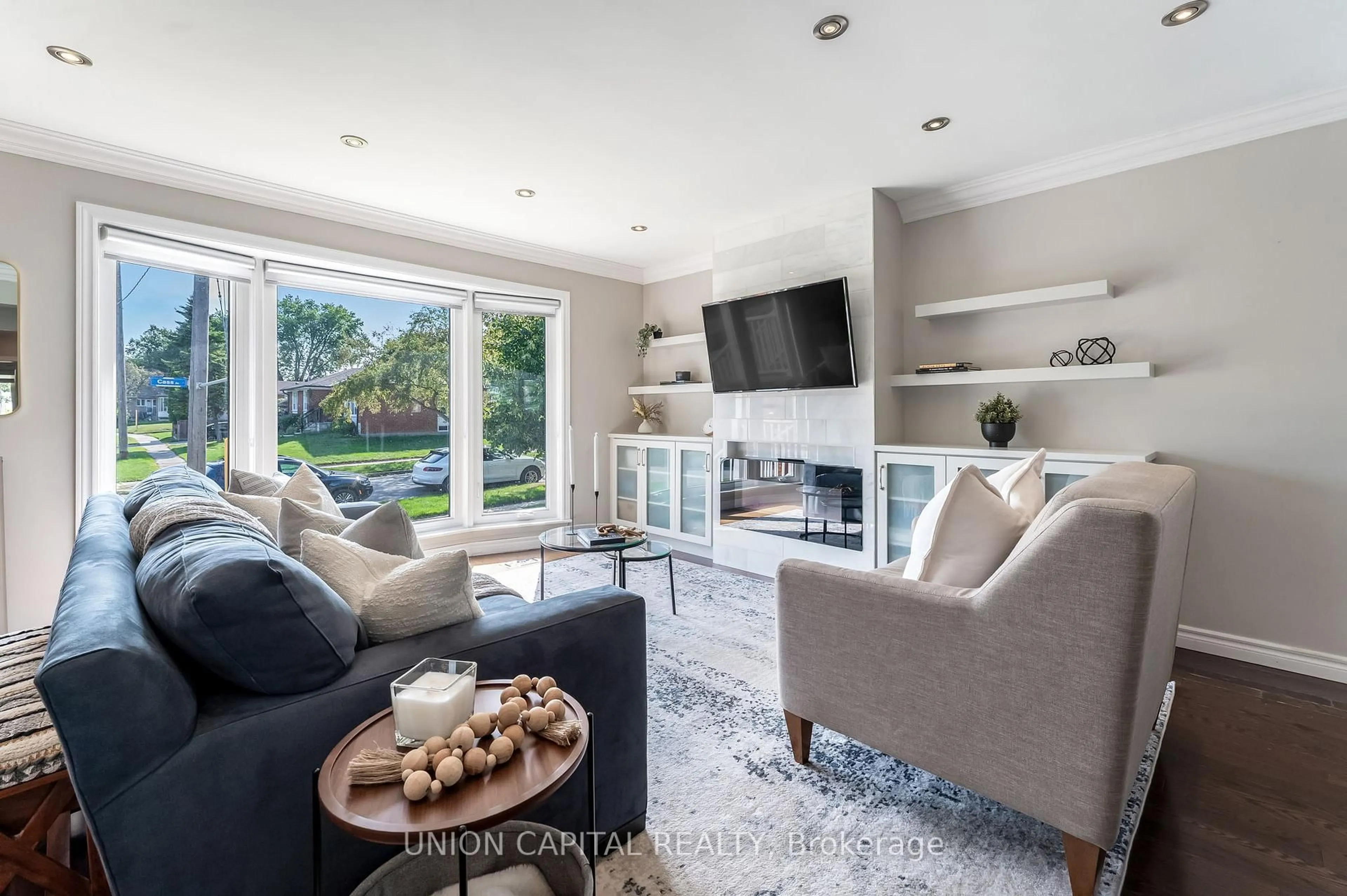 Living room with furniture, unknown for 226 Cass Ave, Toronto Ontario M1T 2C4