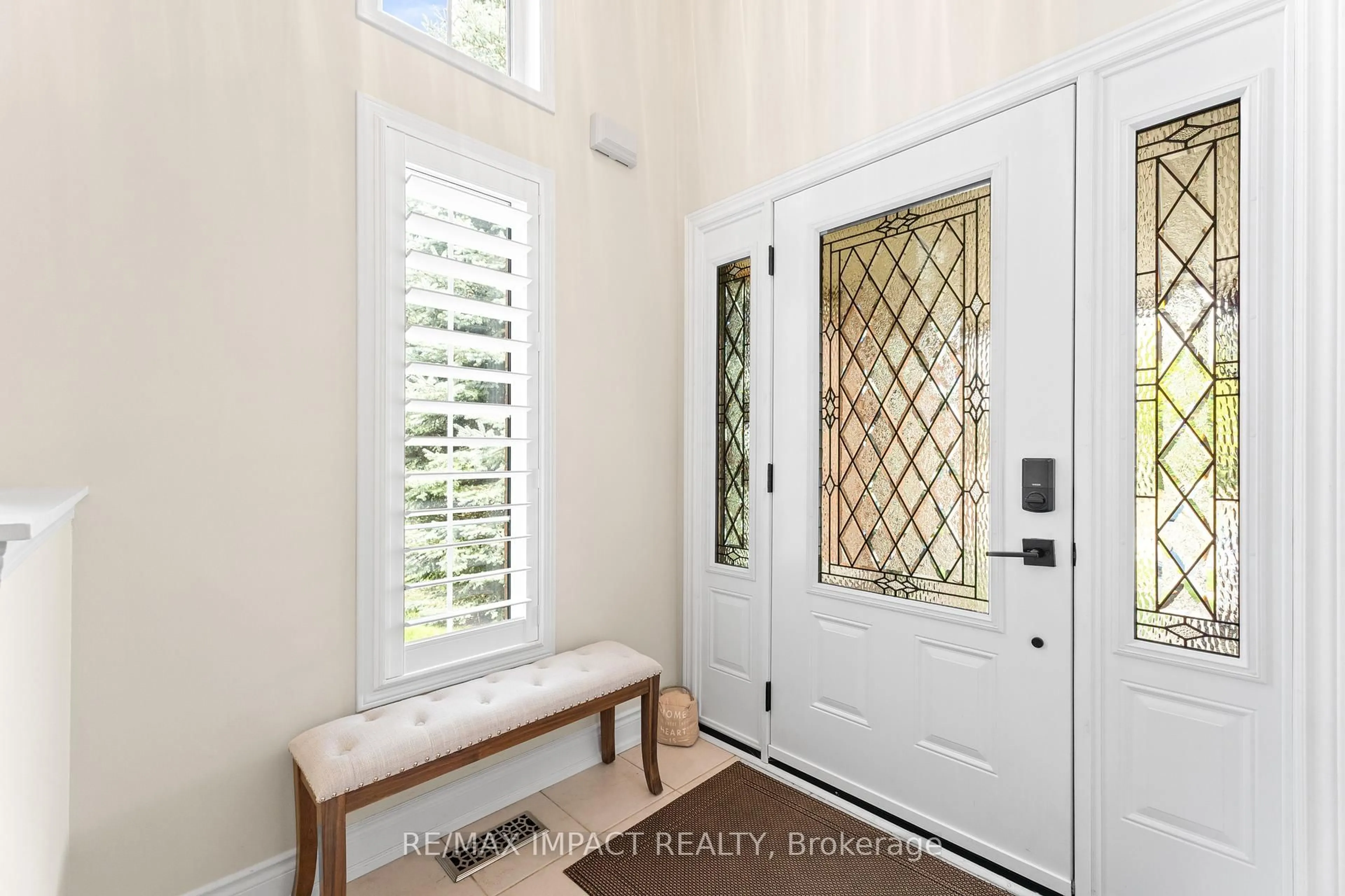 Indoor entryway for 1 Windbreak Cres, Whitby Ontario L1P 1P8