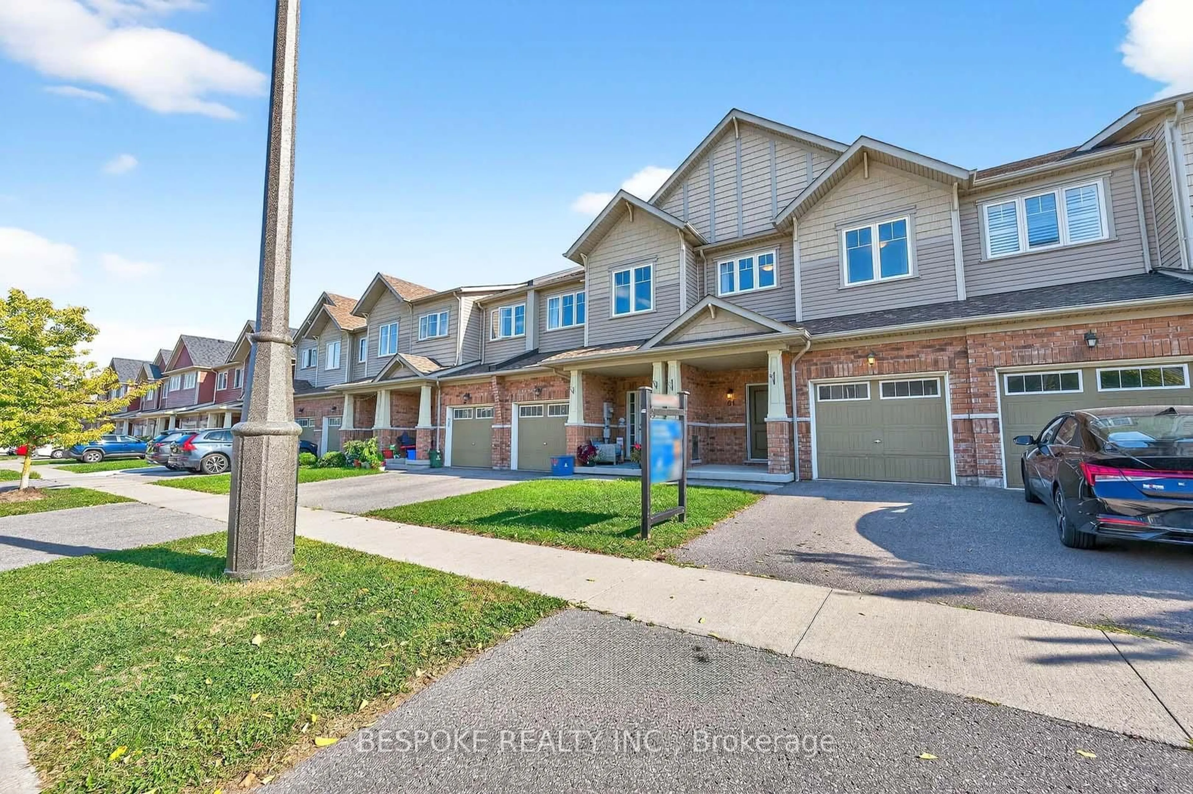 Unknown for 61 Nearco Cres, Oshawa Ontario L1L 0J4