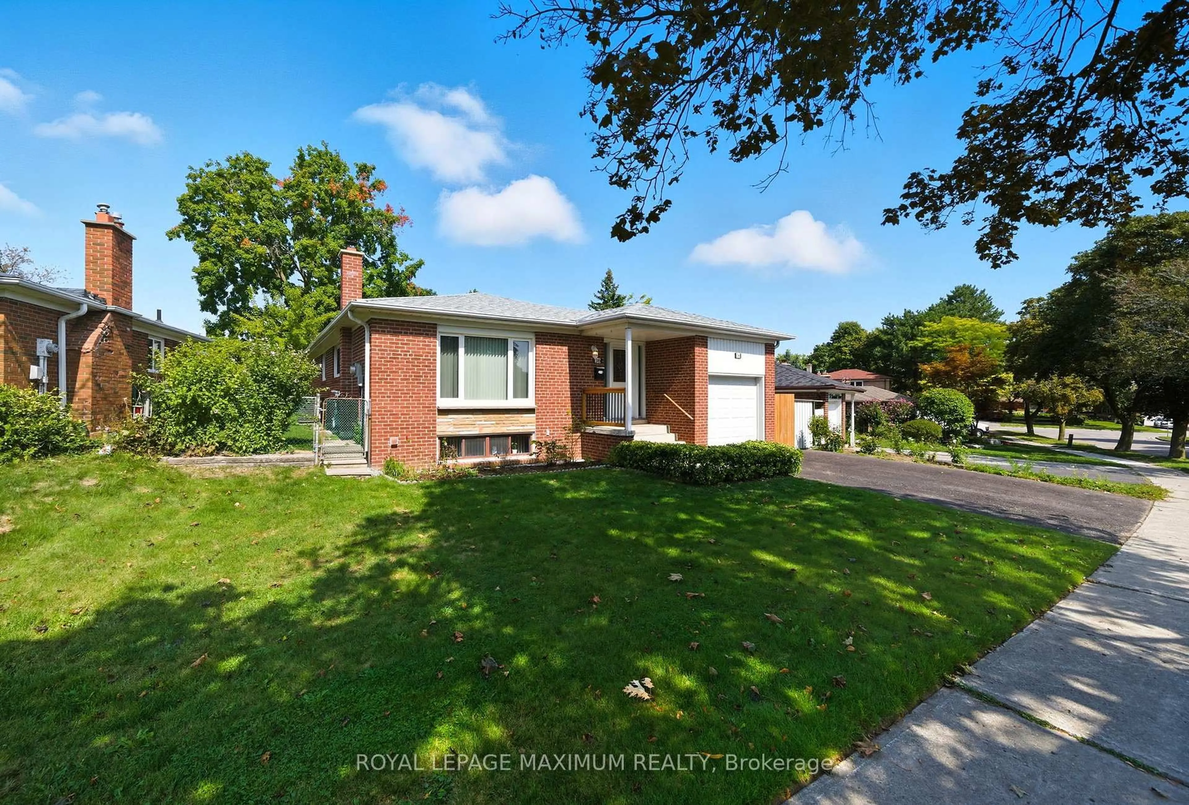 Home with brick exterior material, street for 36 Boarhill Dr, Toronto Ontario M1S 2M3