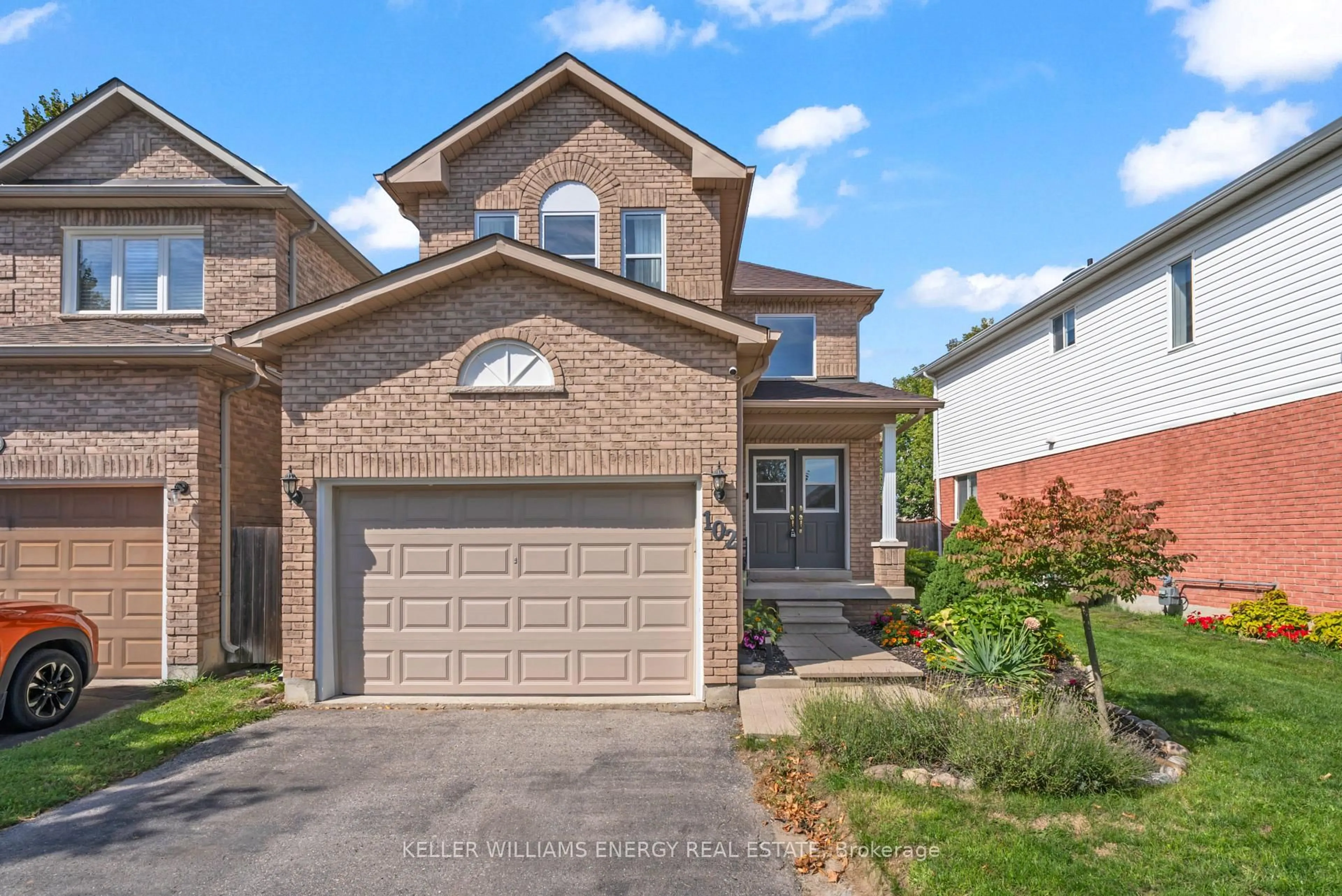 Home with brick exterior material, street for 102 Lownie Crt, Clarington Ontario L1C 5E1