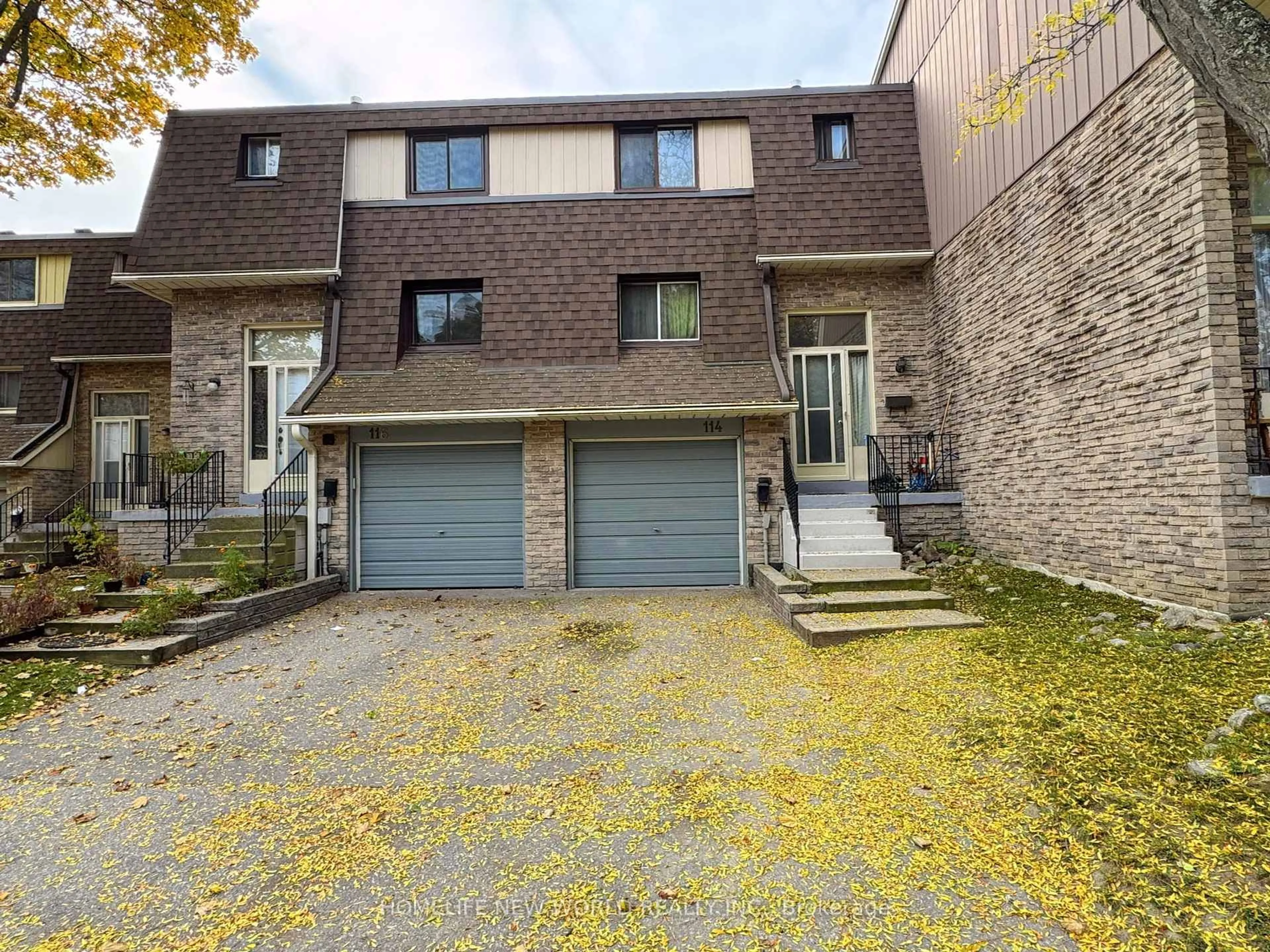 A pic from outside/outdoor area/front of a property/back of a property/a pic from drone, street for 371 Orton Park Rd #114, Toronto Ontario M1G 3V1