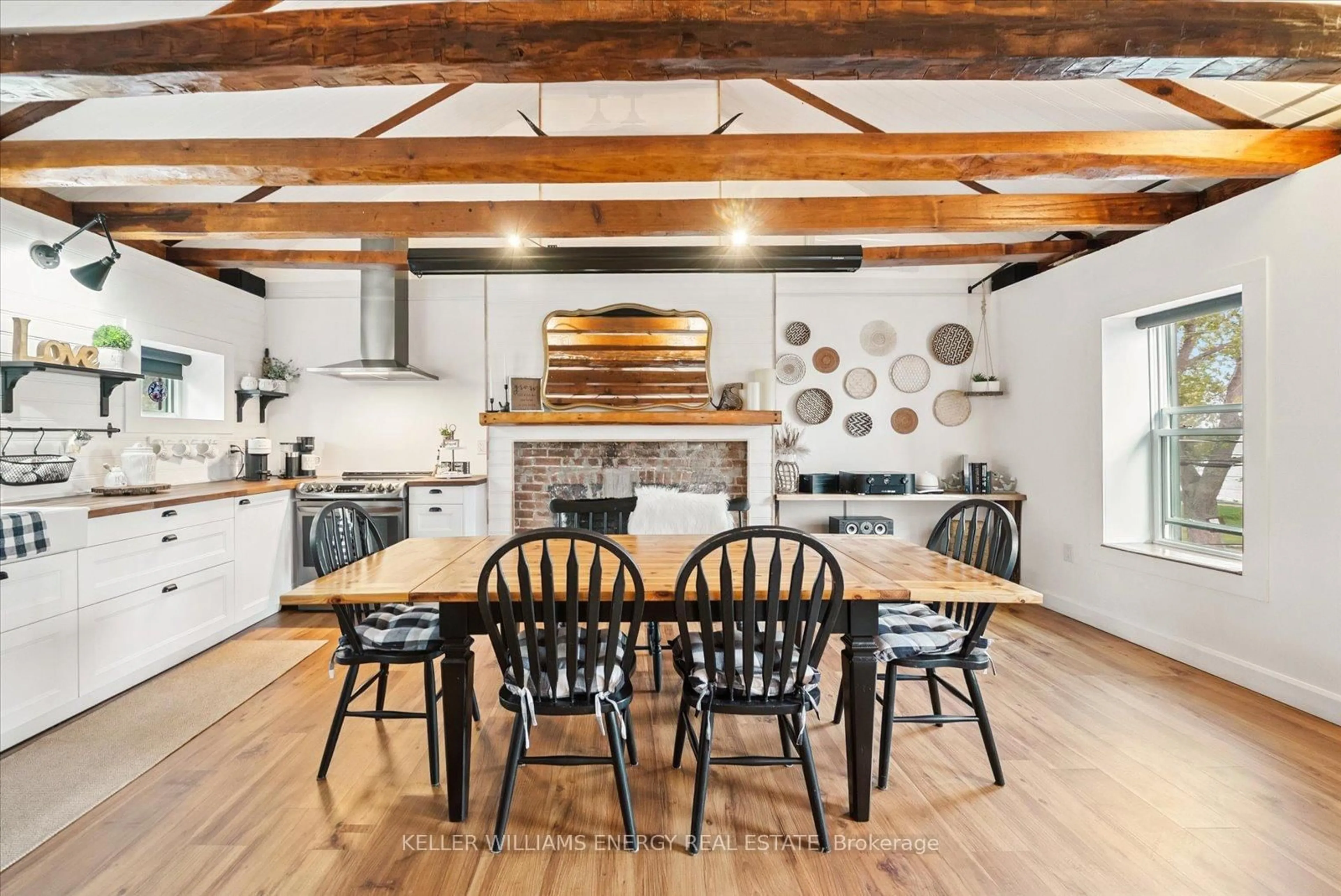 Rustic kitchen, unknown for 2 Boulton St, Clarington Ontario L1B 1L9