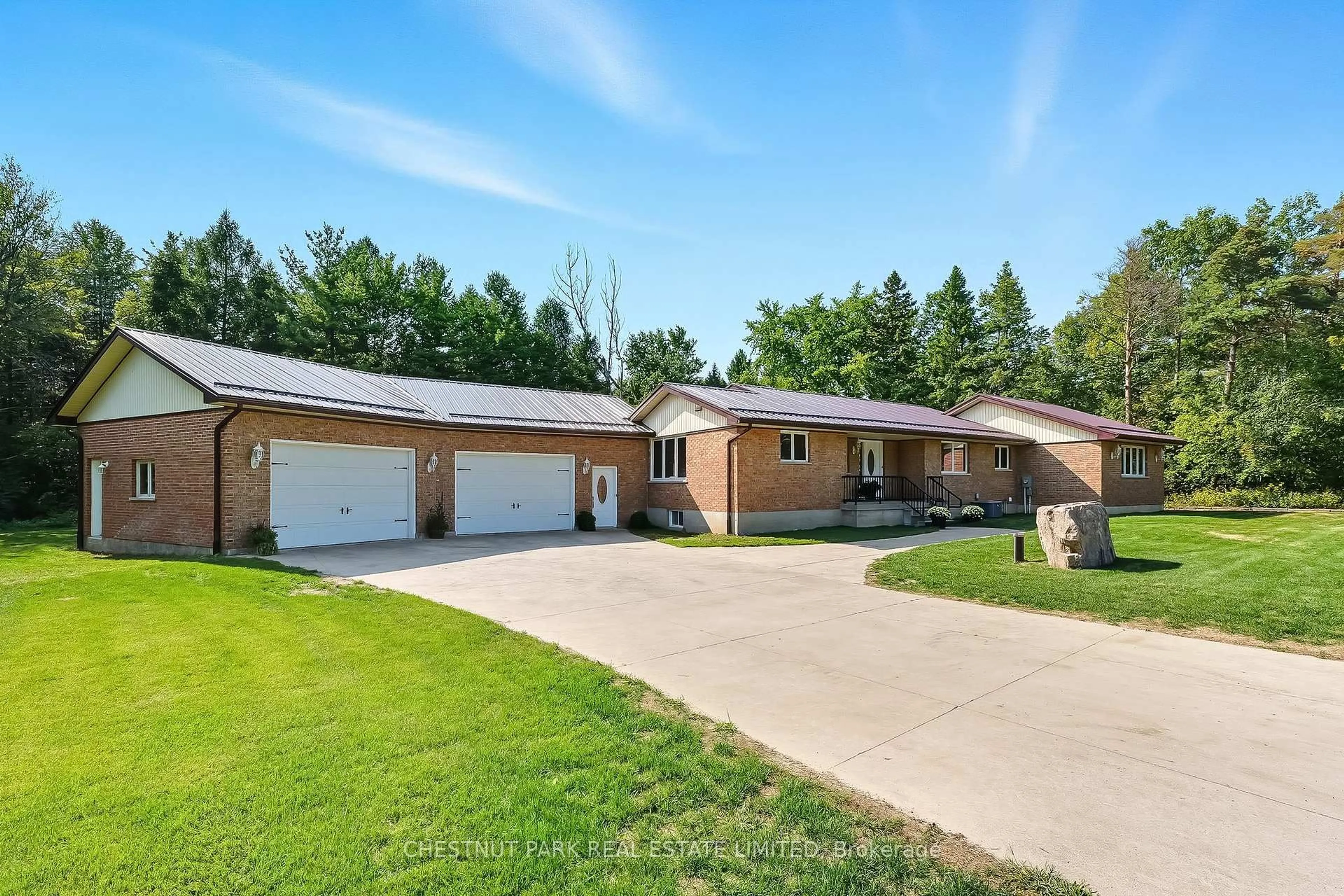 A pic from outside/outdoor area/front of a property/back of a property/a pic from drone, street for 50 Irwin Rd, Clarington Ontario L0B 1M0