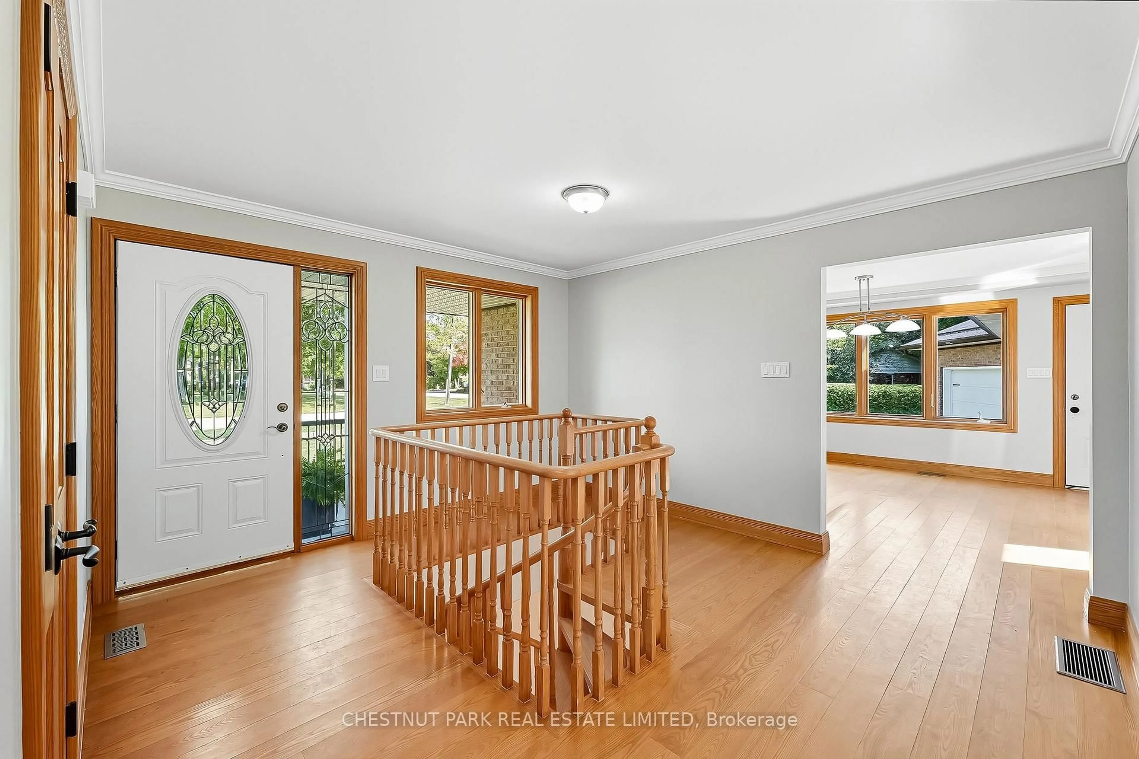 Indoor foyer for 50 Irwin Rd, Clarington Ontario L0B 1M0