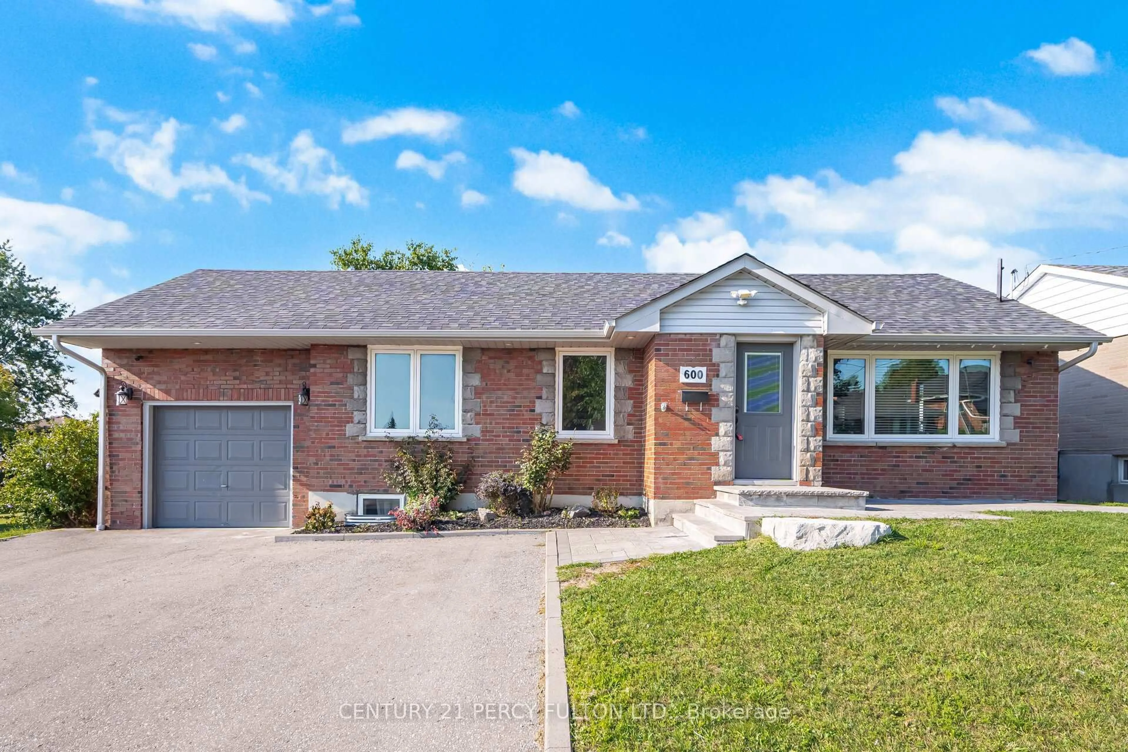 Home with brick exterior material, street for 600 Ridgeway Ave, Oshawa Ontario L1J 2W2