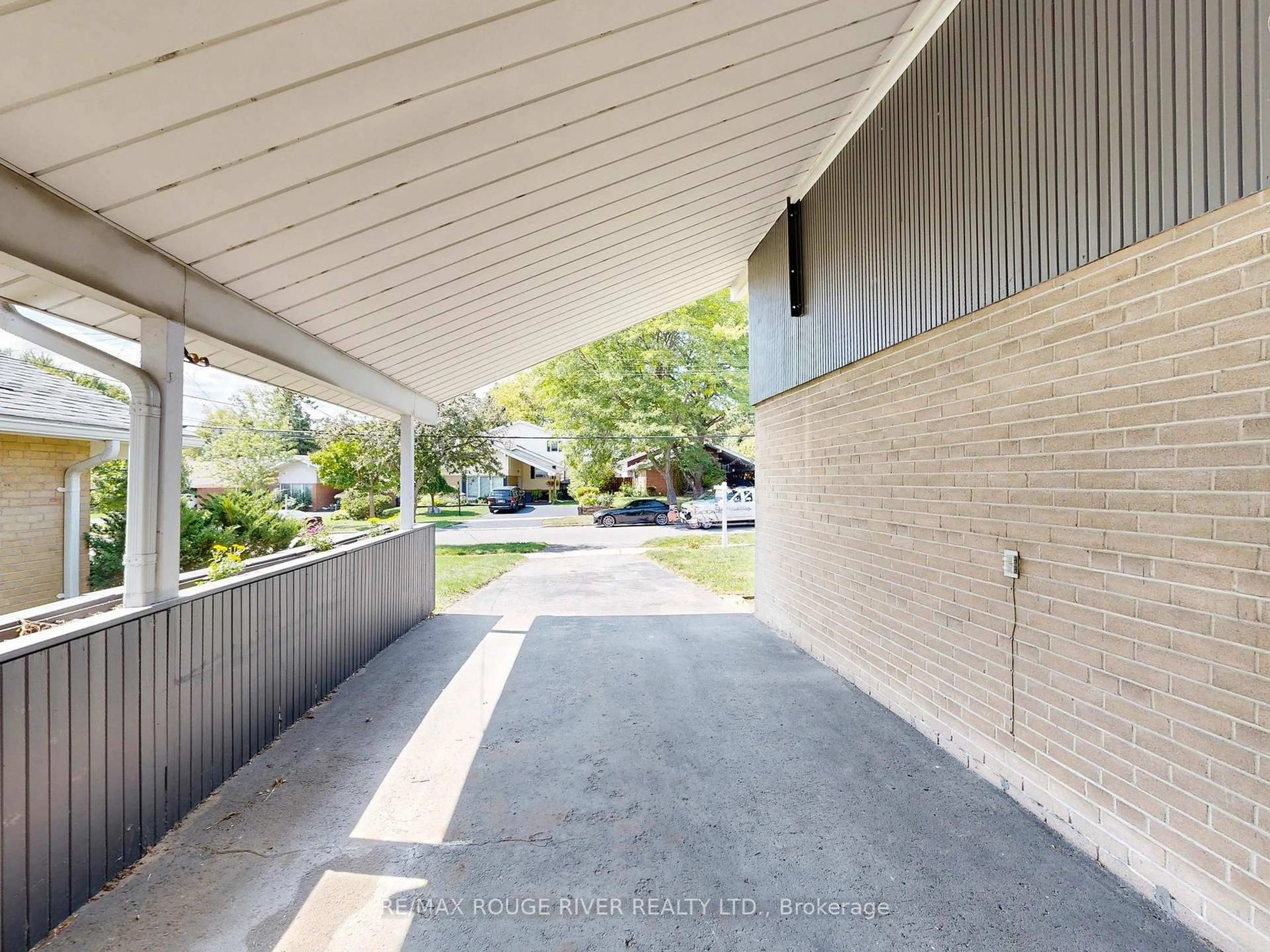 Unknown for 101 Oakley Blvd, Toronto Ontario M1P 3P8