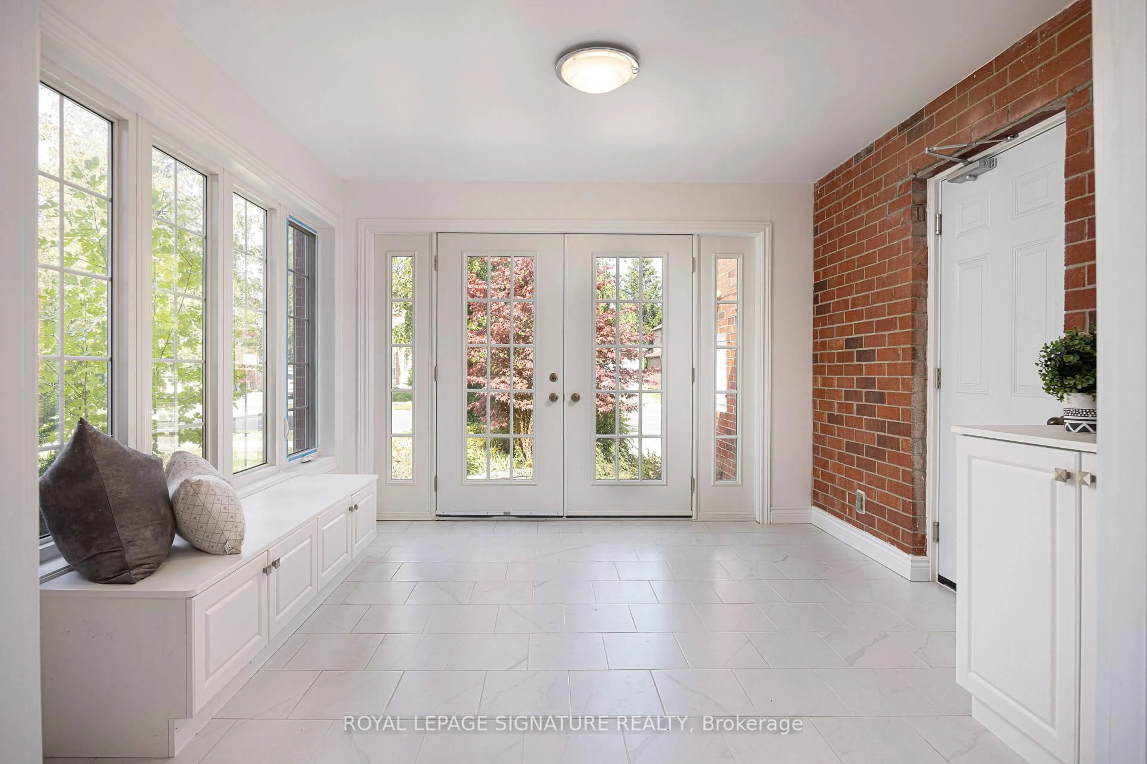 Indoor entryway for 77 Canongate Tr, Toronto Ontario M1V 2R8