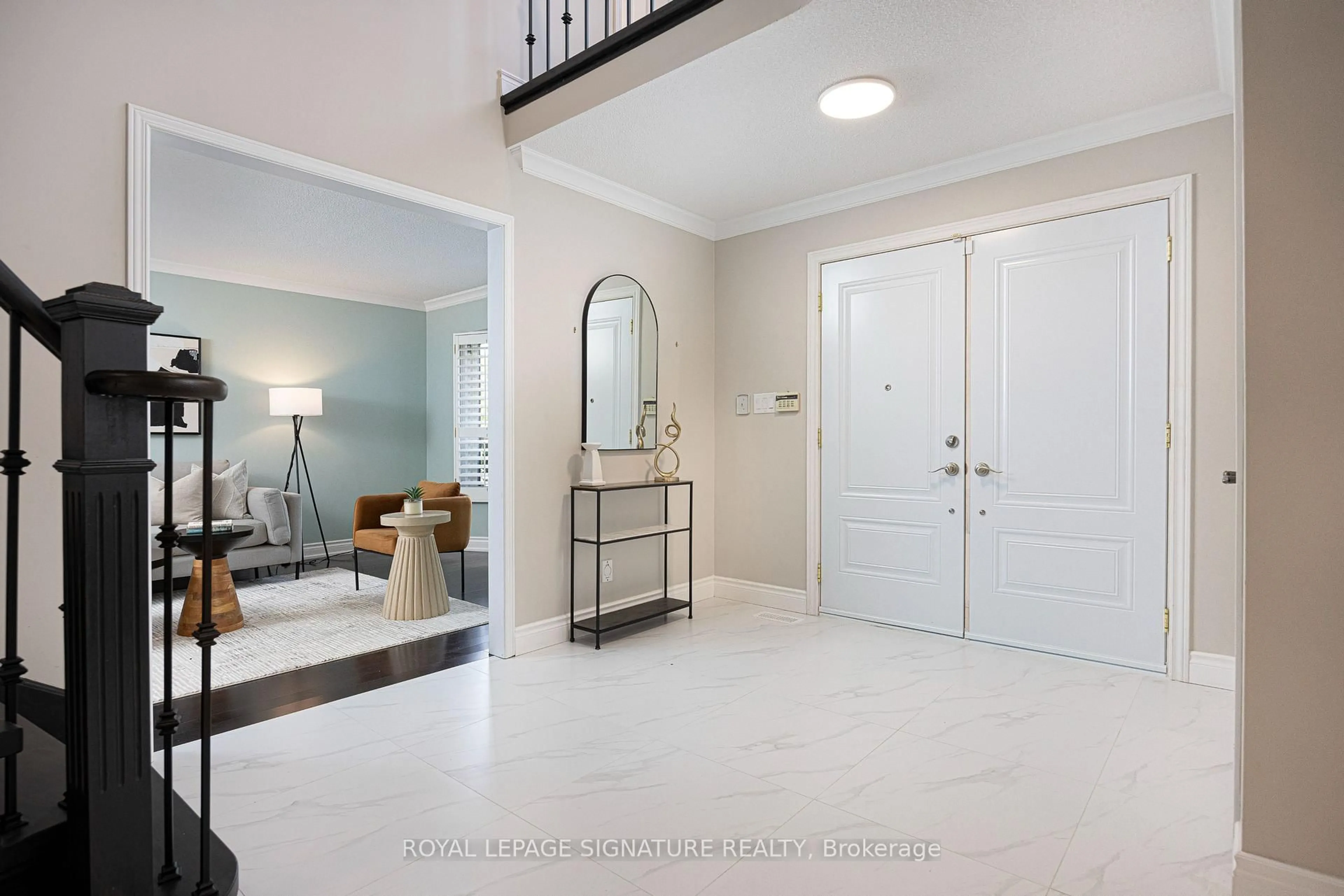 Indoor entryway for 77 Canongate Tr, Toronto Ontario M1V 2R8