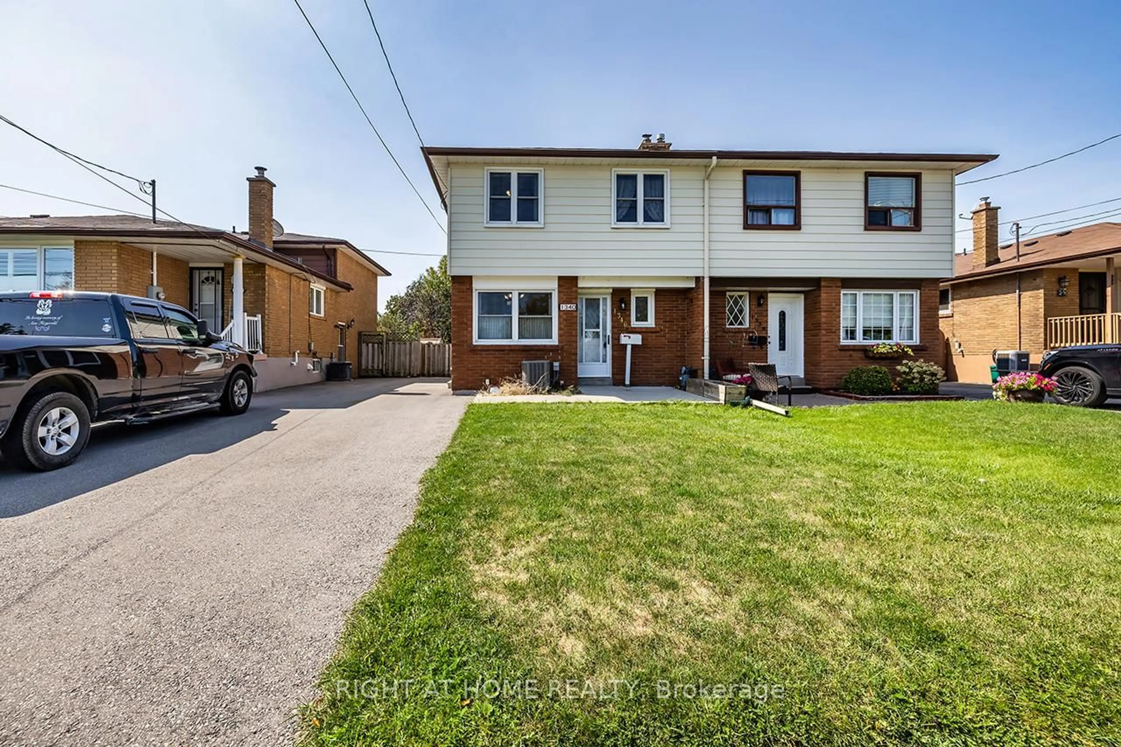 Unknown for 1340 Oxford St, Oshawa Ontario L1J 3W6
