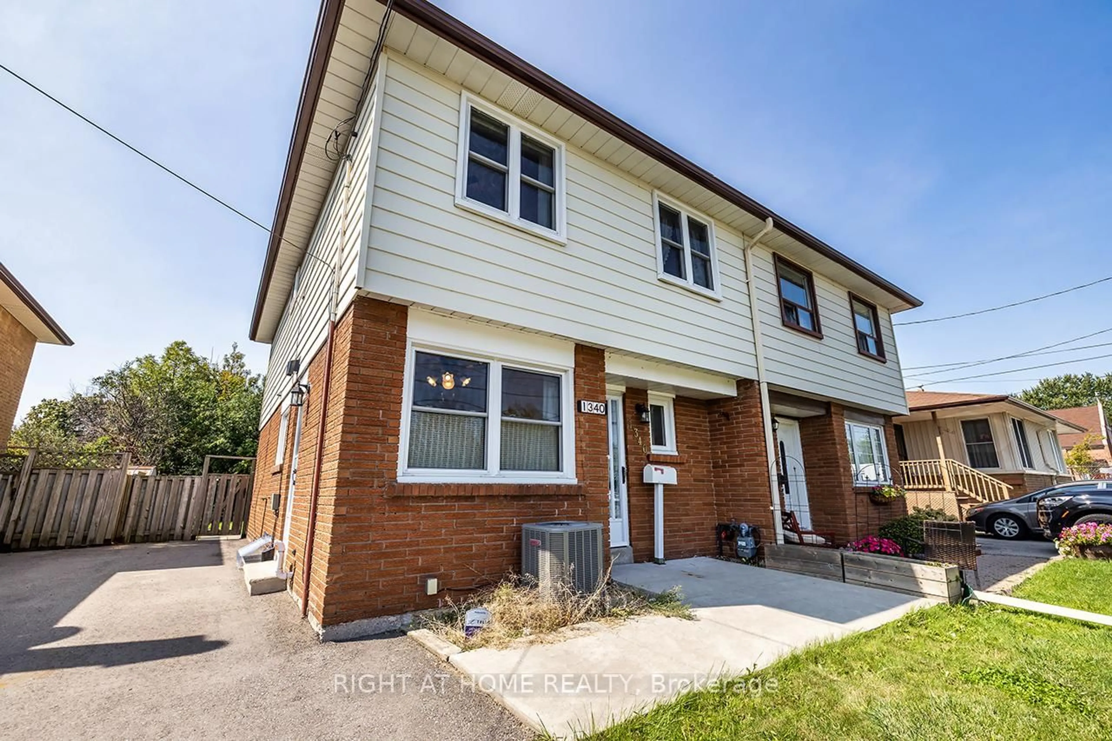 Home with brick exterior material, street for 1340 Oxford St, Oshawa Ontario L1J 3W6