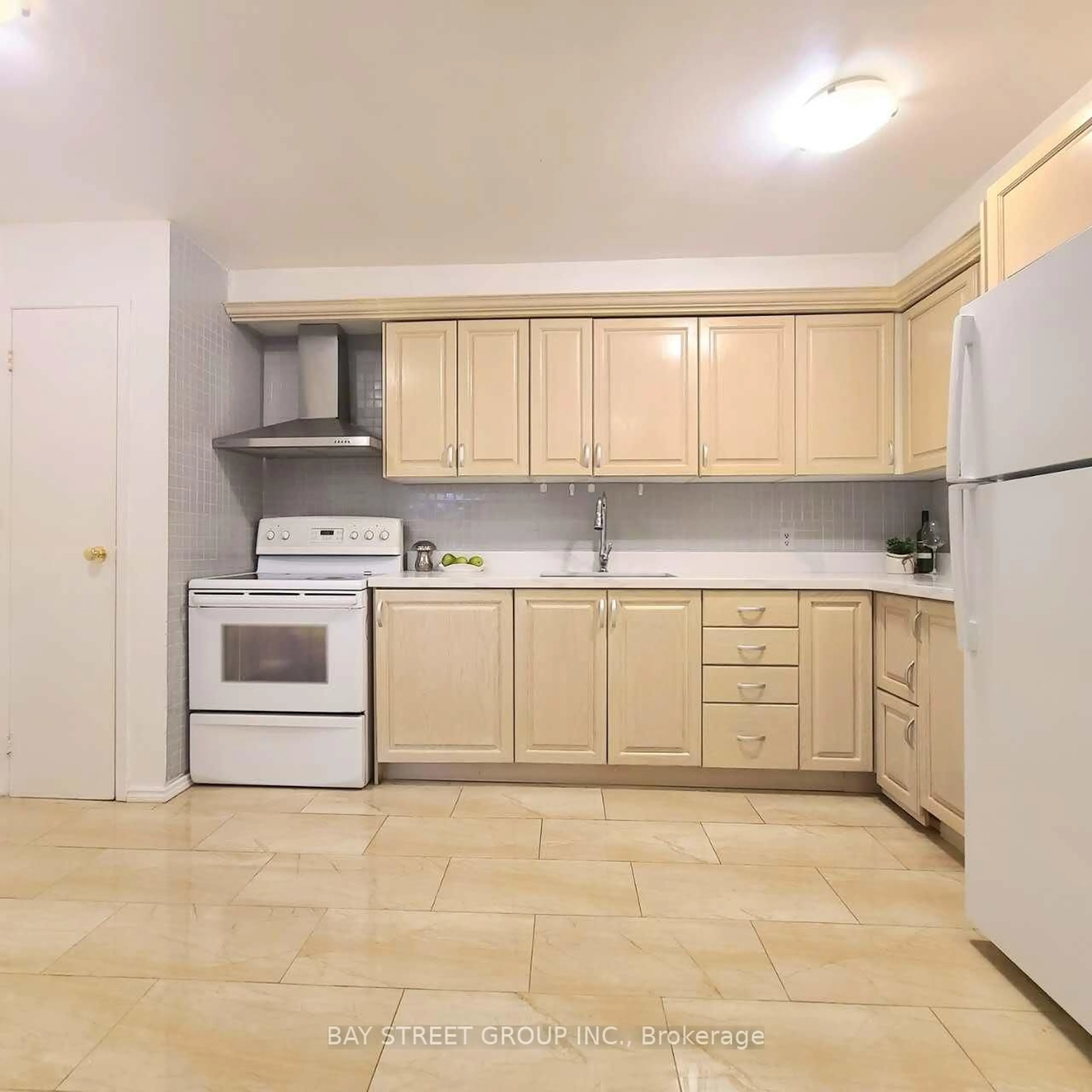 Standard kitchen, ceramic/tile floor for 73 Treetops Crt, Toronto Ontario M1V 2B9