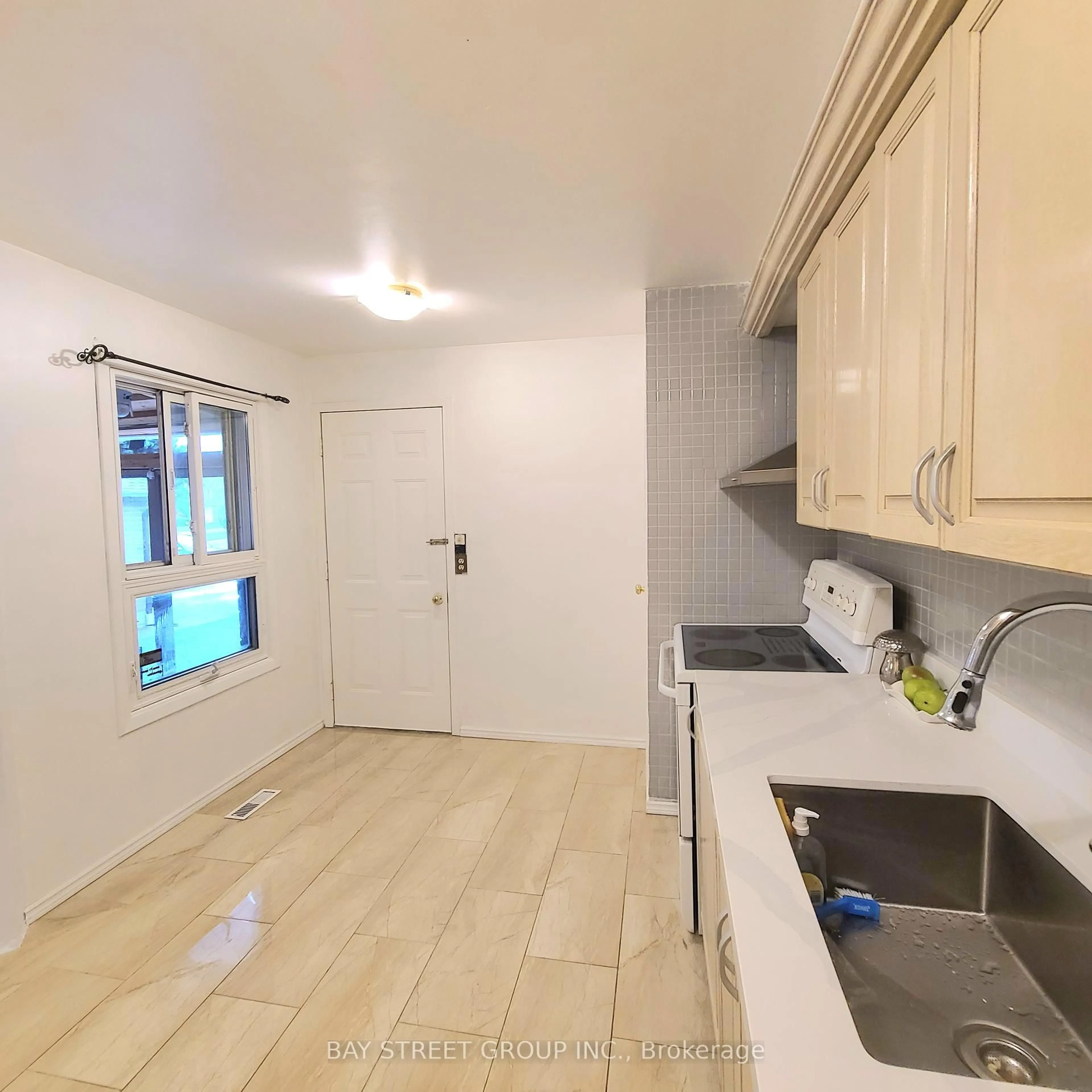 Standard kitchen, unknown for 73 Treetops Crt, Toronto Ontario M1V 2B9