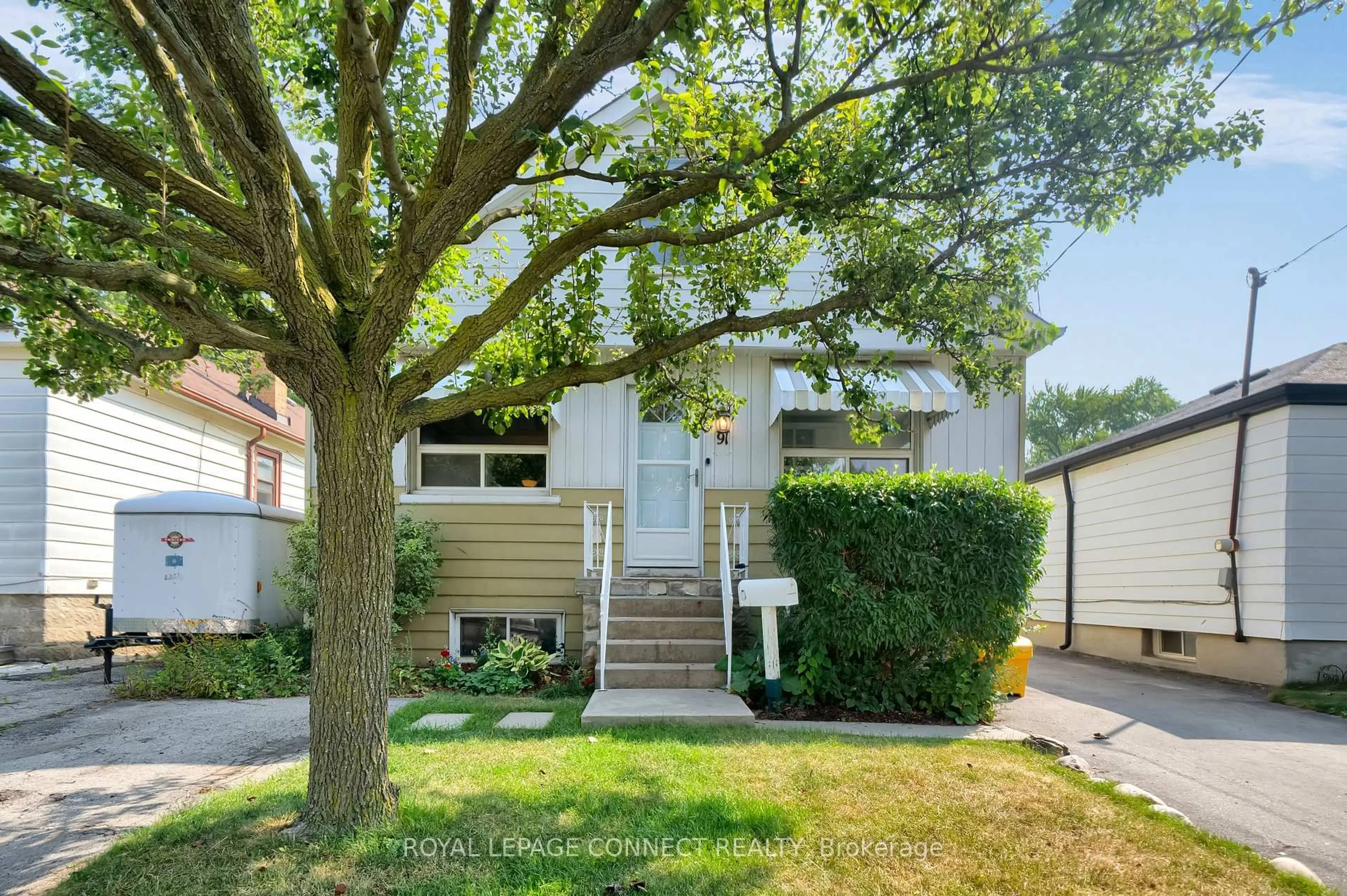 Home with vinyl exterior material, street for 91 Lillington Ave, Toronto Ontario M1N 3K6