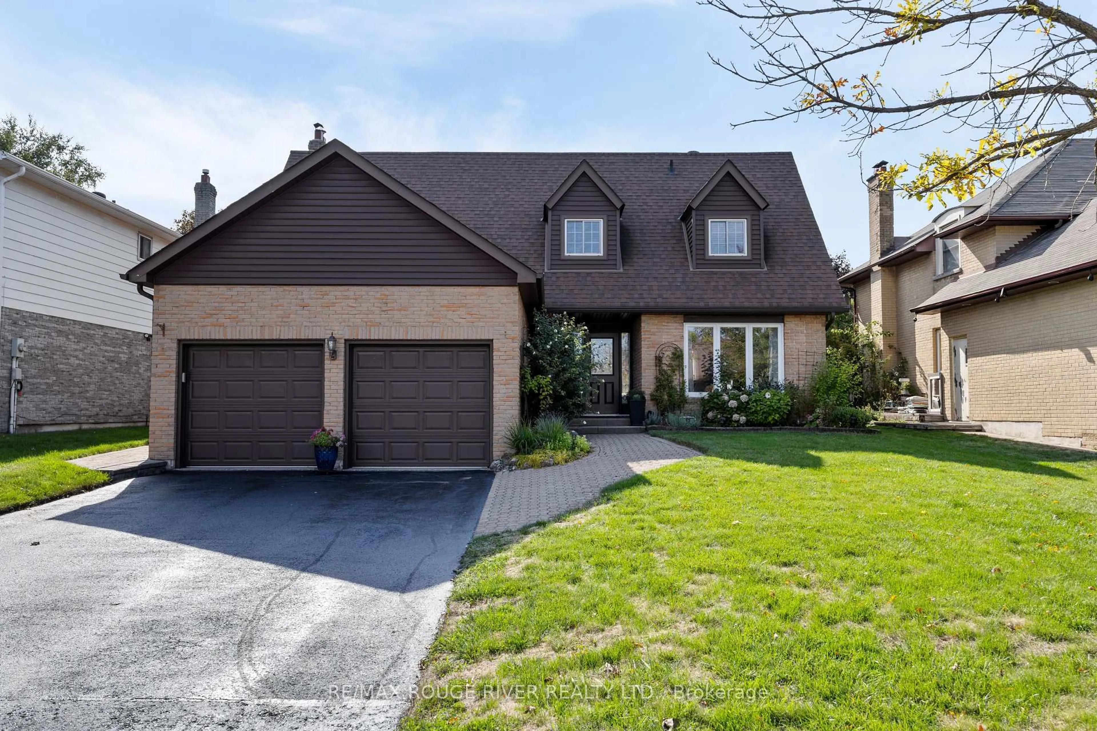 Home with brick exterior material, street for 12 Woodlawn Crt, Whitby Ontario L1N 6R4