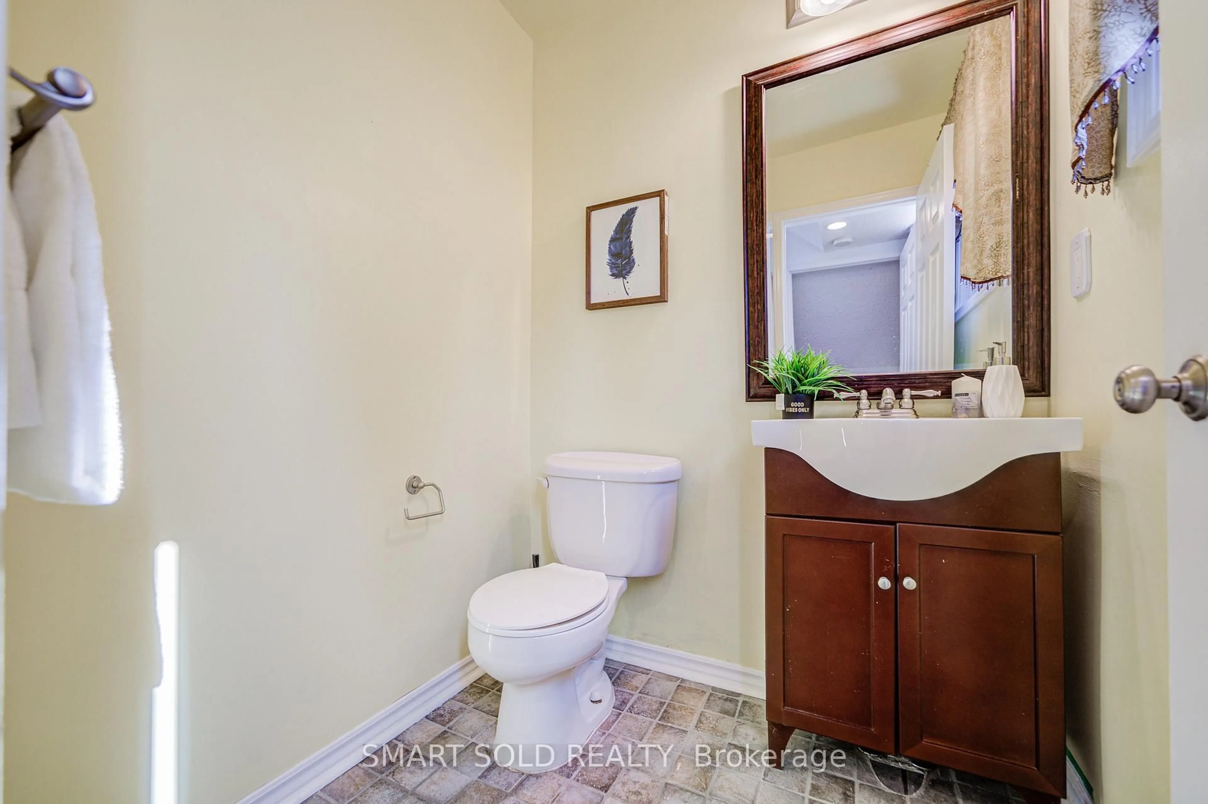 Standard bathroom, unknown for 61 Stockbridge Cres, Ajax Ontario L1T 2G8