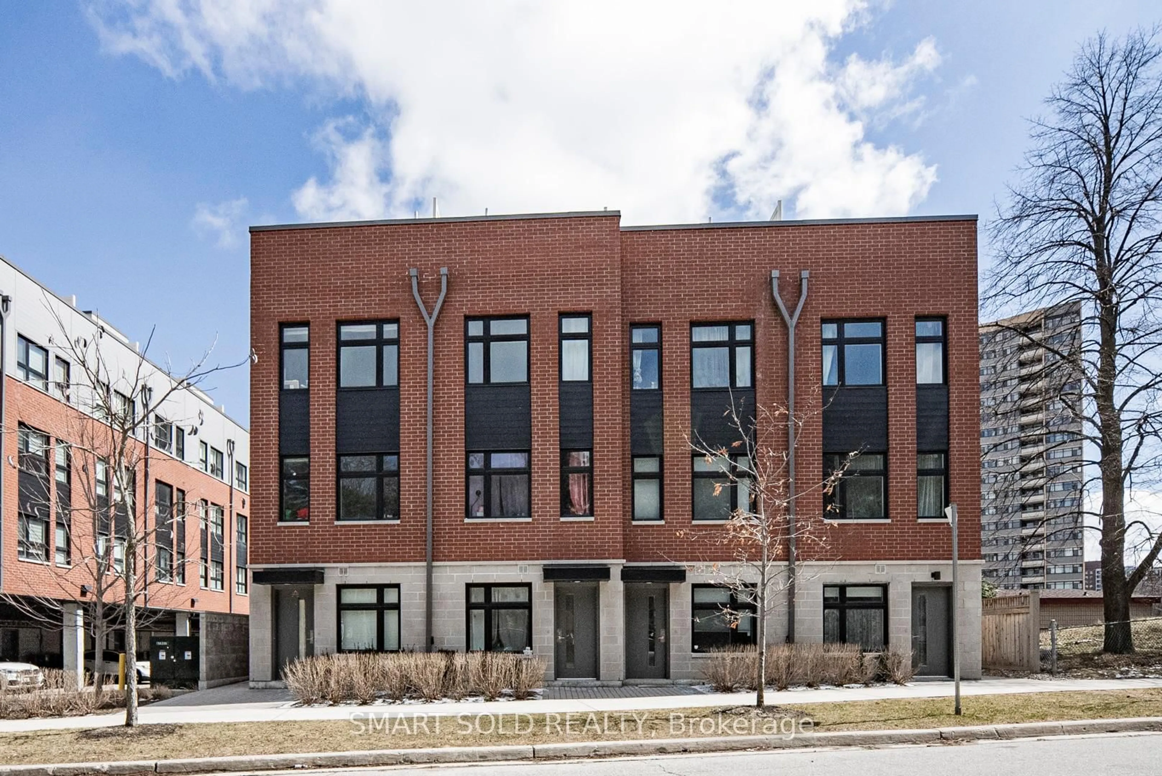 Home with brick exterior material, building for 20 Echo Pt #132, Toronto Ontario M1W 0A7