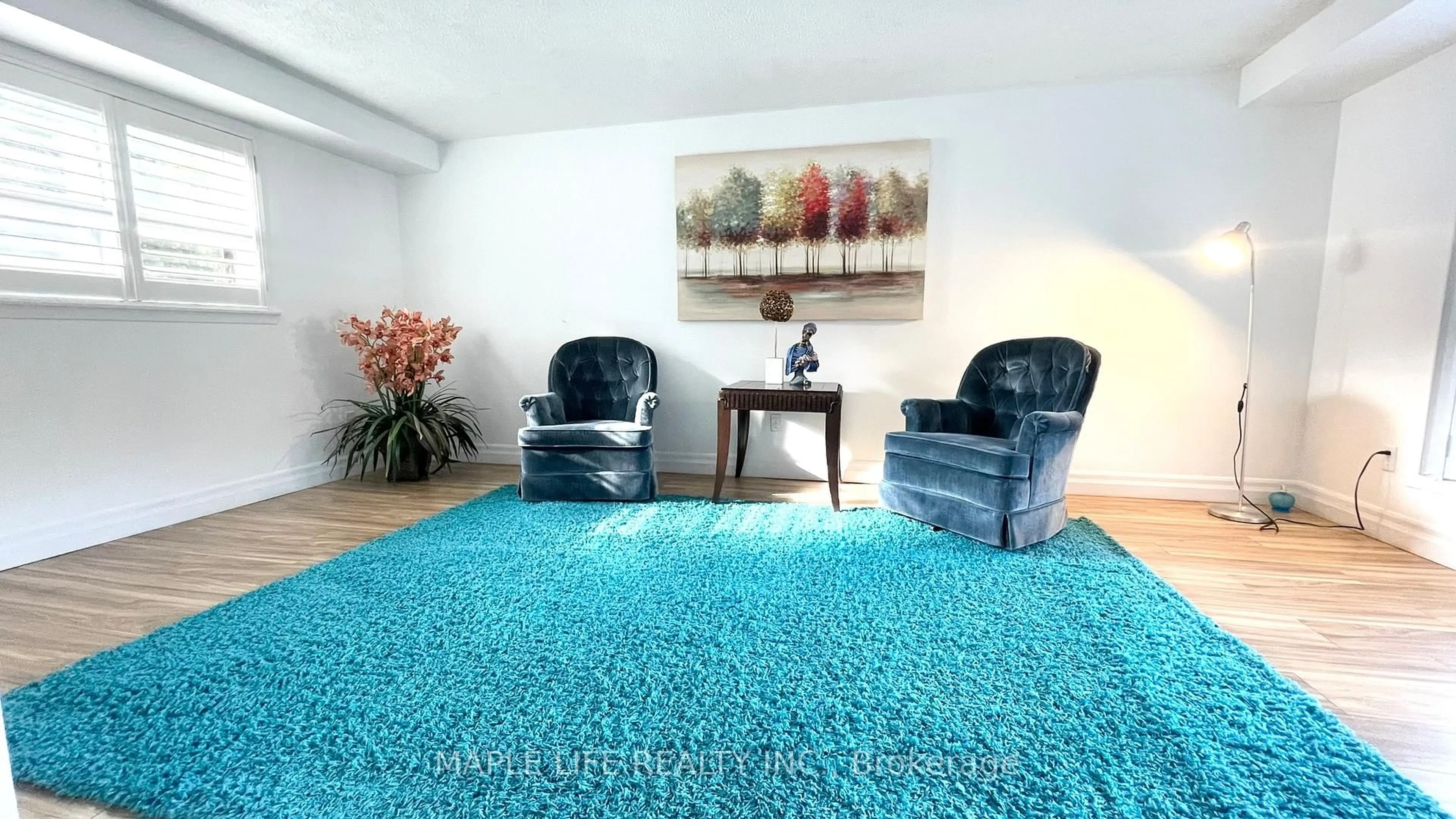 Living room with furniture, carpet floor for 100 Wickson Tr, Toronto Ontario M1B 1P3