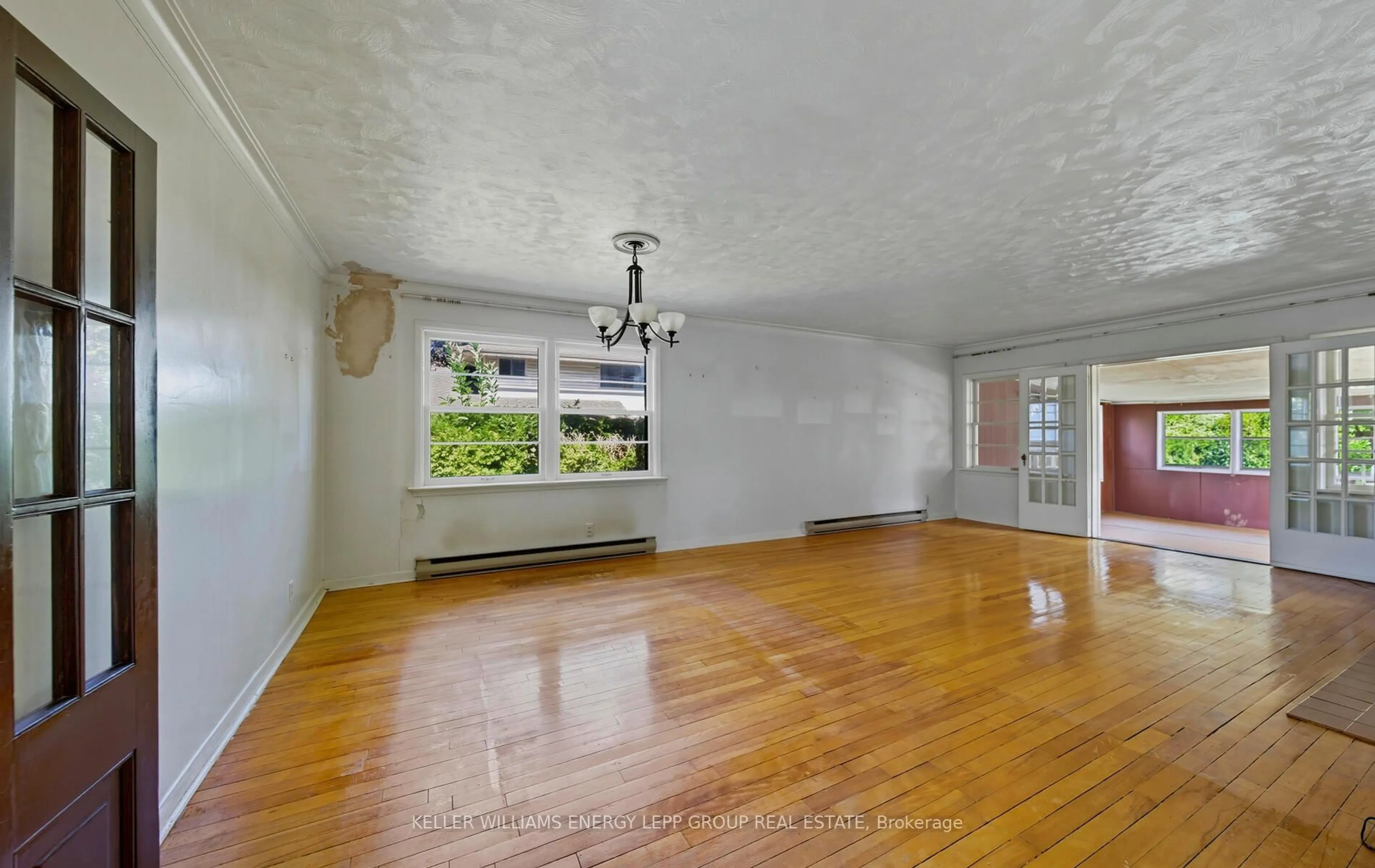 A pic of a room for 707 Henry St, Whitby Ontario L1N 5E2