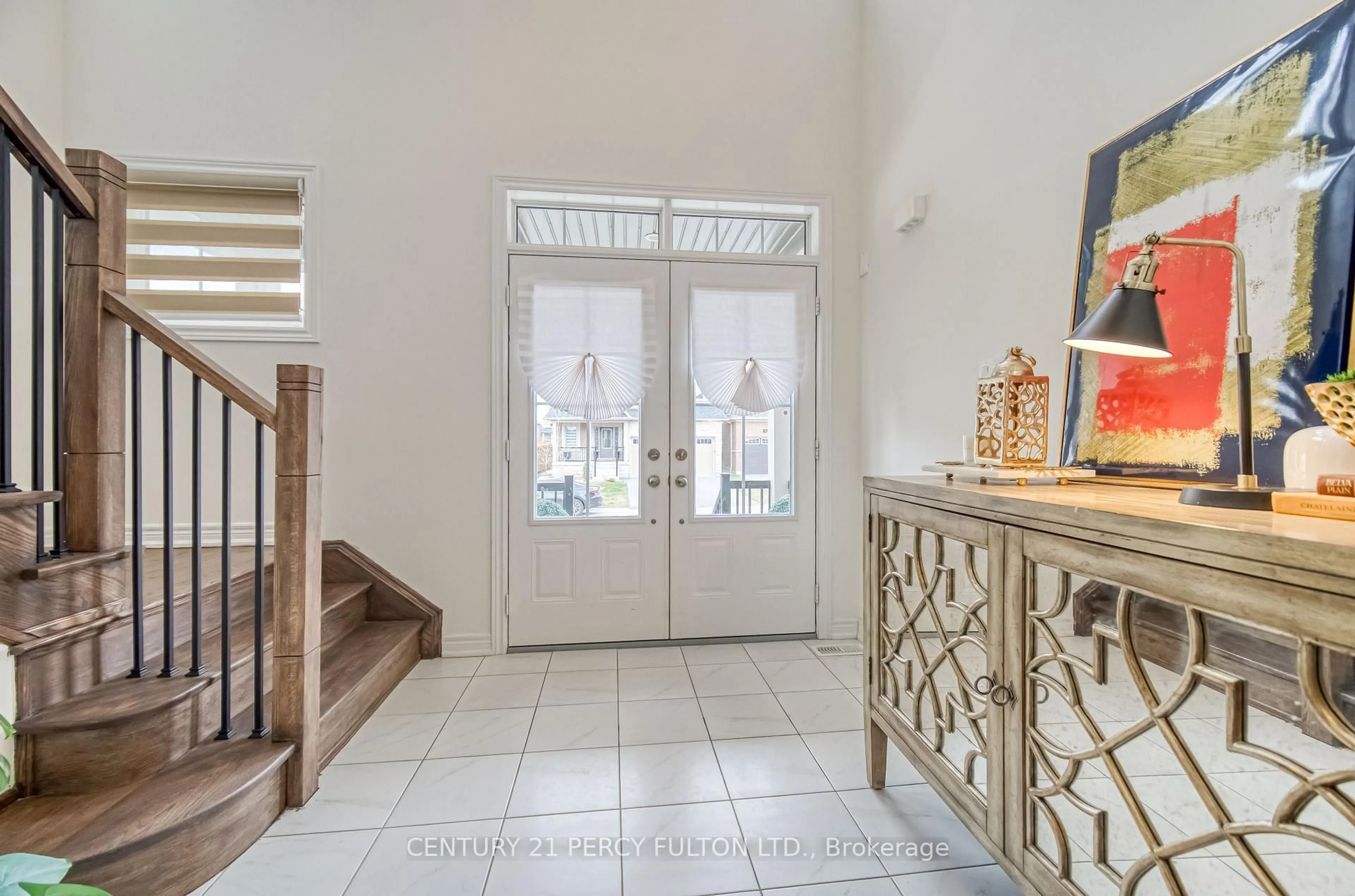 Indoor entryway for 13 Toulouse St, Whitby Ontario L1P 0J2