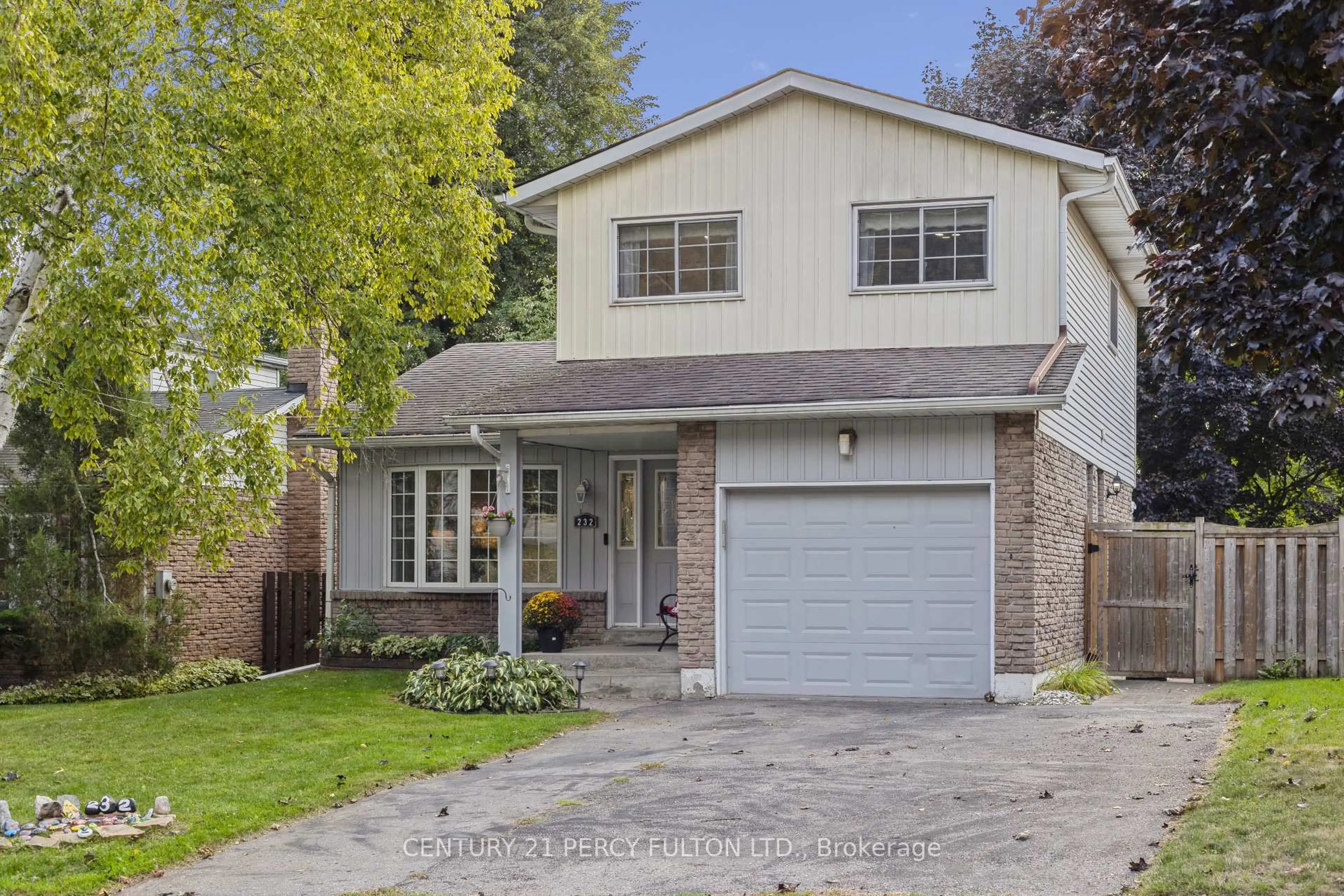 Home with brick exterior material, street for 232 Grandview St, Oshawa Ontario L1H 7C7